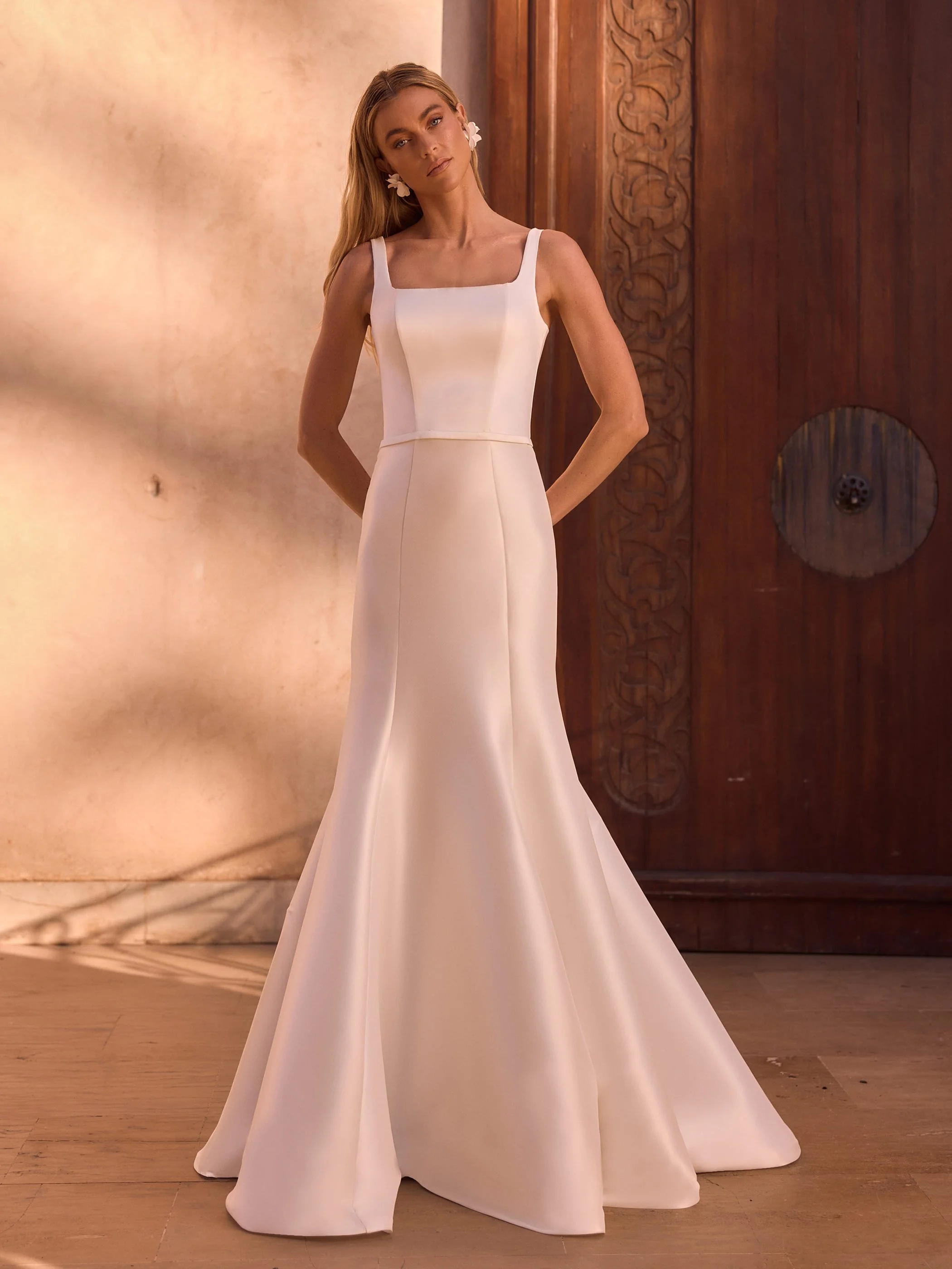 bianco-evento-wedding-dress-costanza-square-mermaid