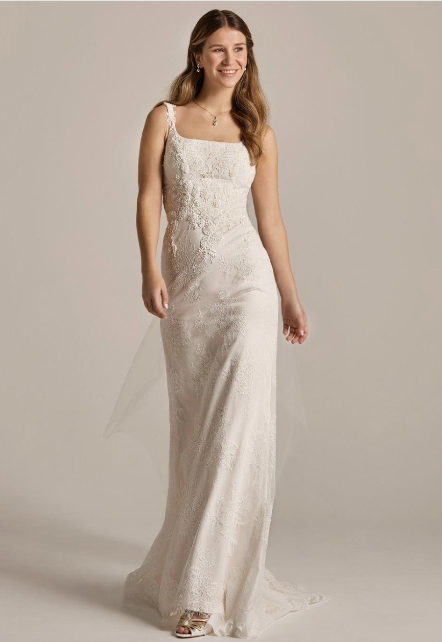 Lace square neck fitted wedding dress stockholm boutique