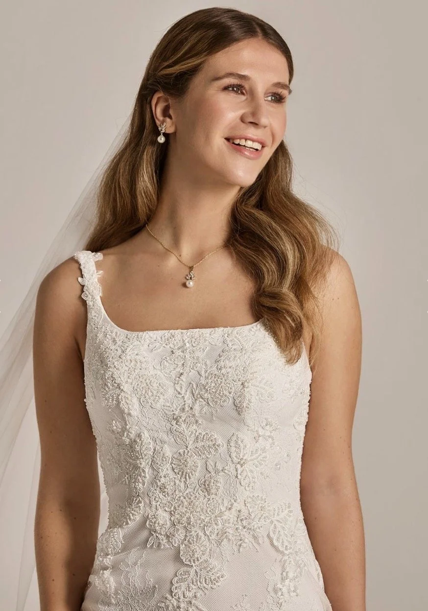 Lace wedding dress