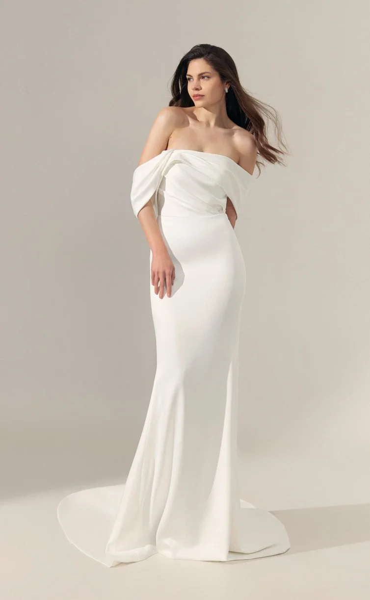 Minimalist wedding dress Stockholm