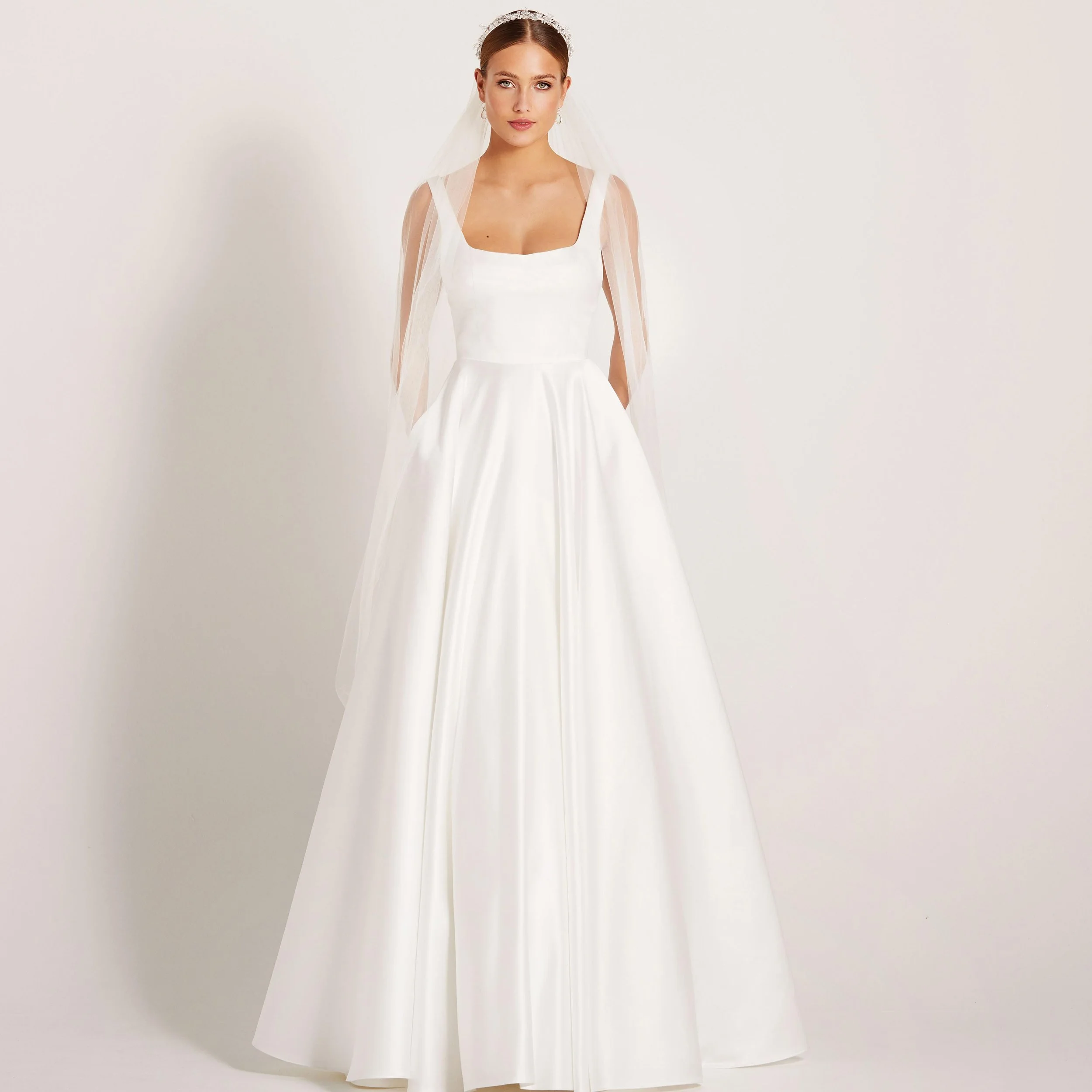 Squareneck | wedding dress | bröllop | satin  | sublime style | stockholm