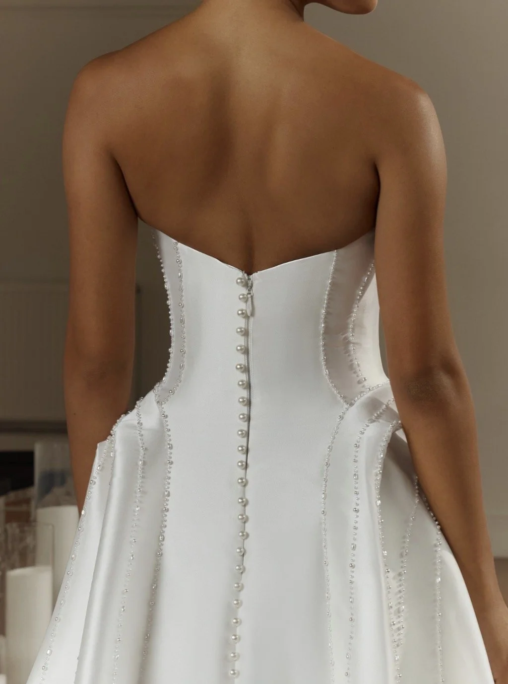 Brudklänning satin classic elegant 2027 wedding
