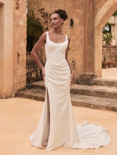 Scoop neck wedding dress with open back |2026 | madi lane | stockholm | sublime style