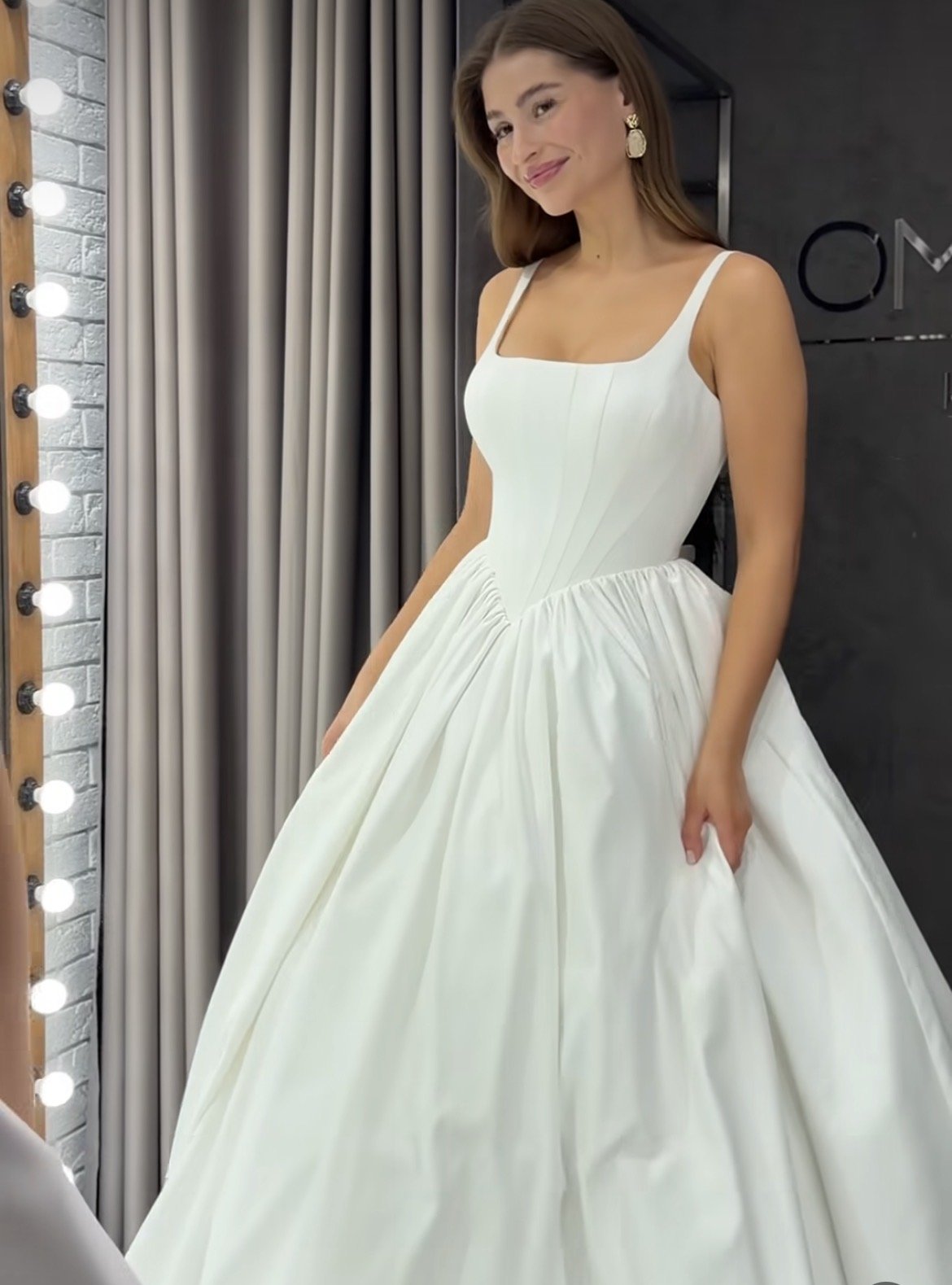 Fashion mode 2027 2026 square neck wedding brollops tips