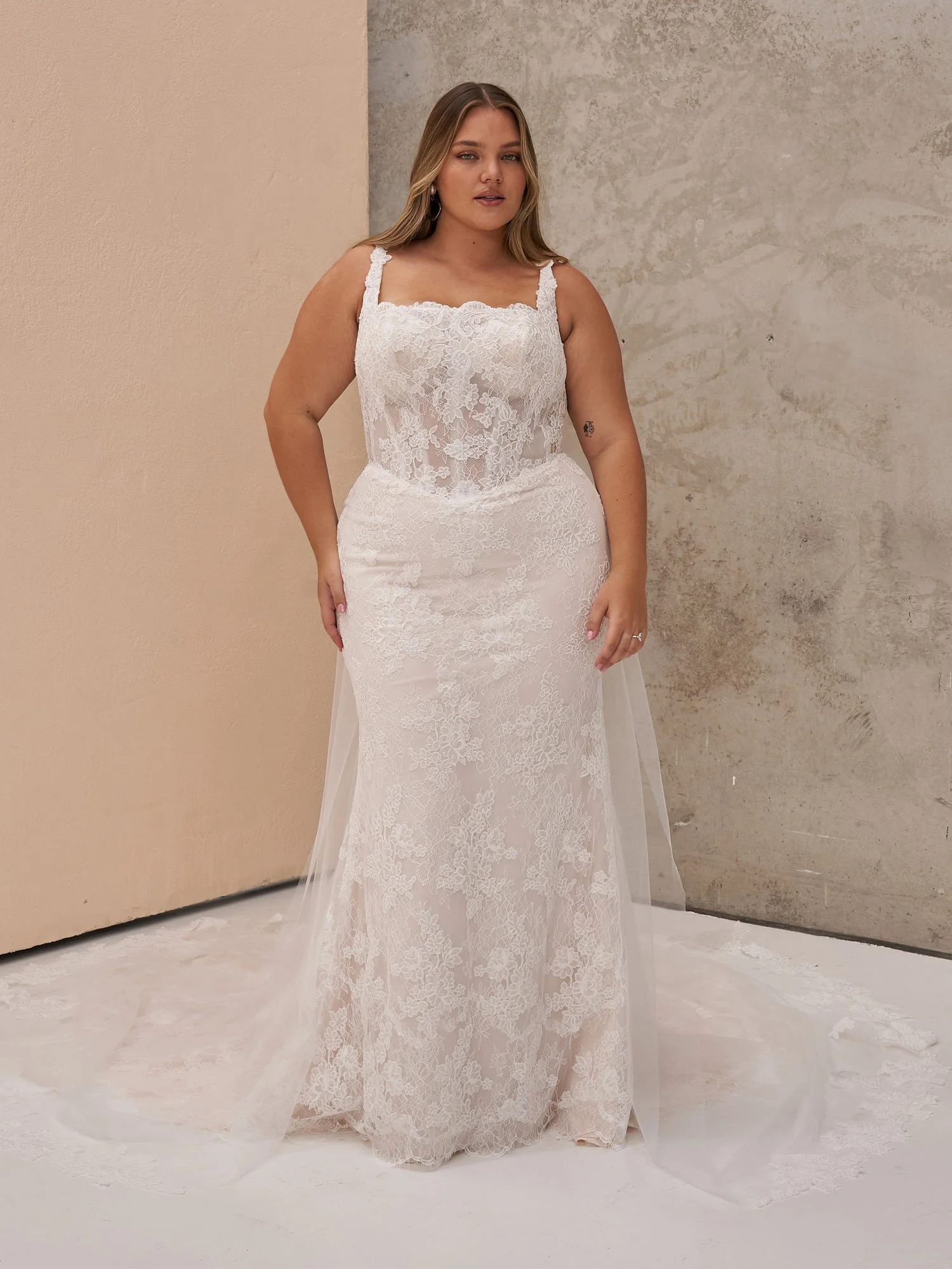 Plus size stir storlek bröllop brud klänning Sverige sublime