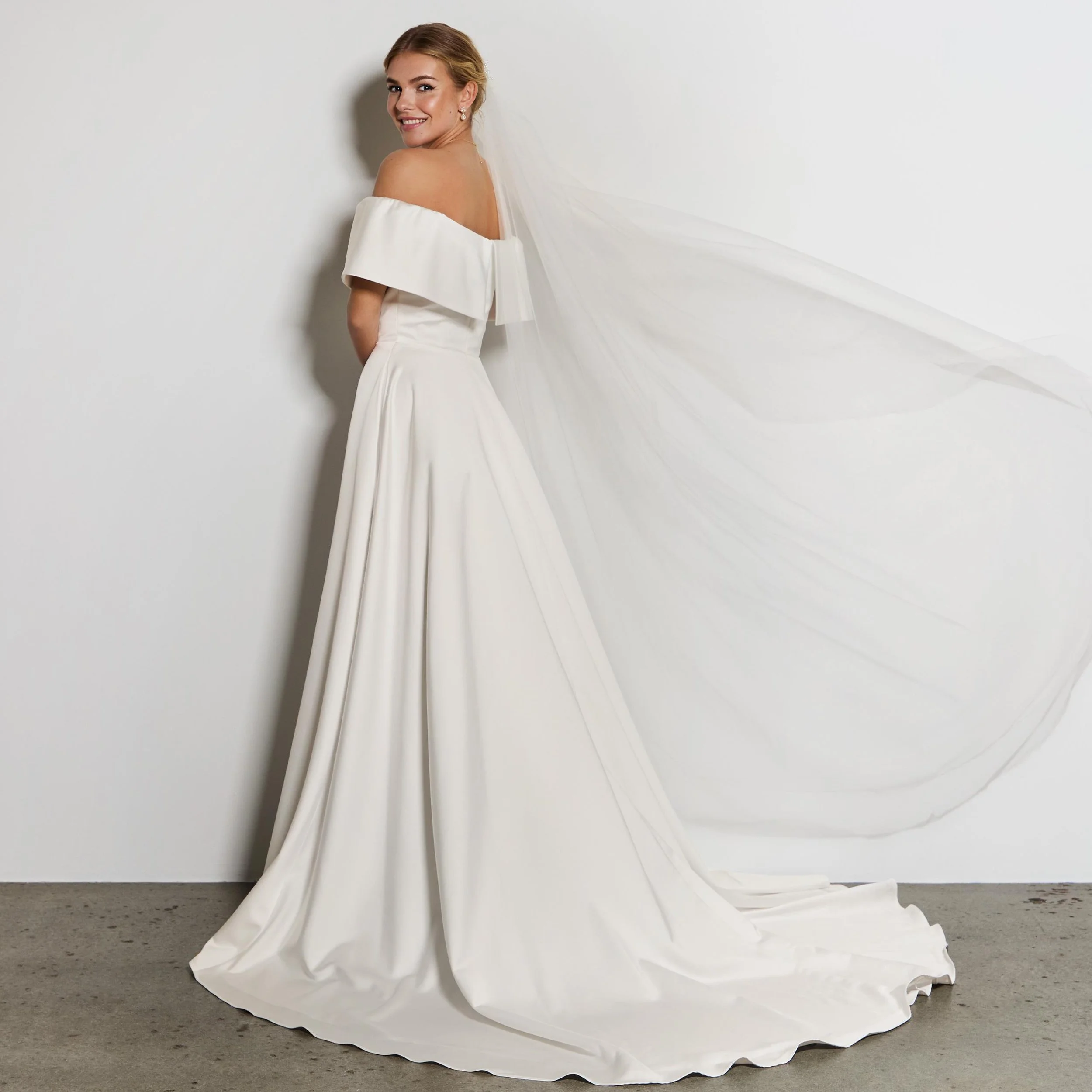 satin wedding dress | 2026 | bröllopsklänning | brud