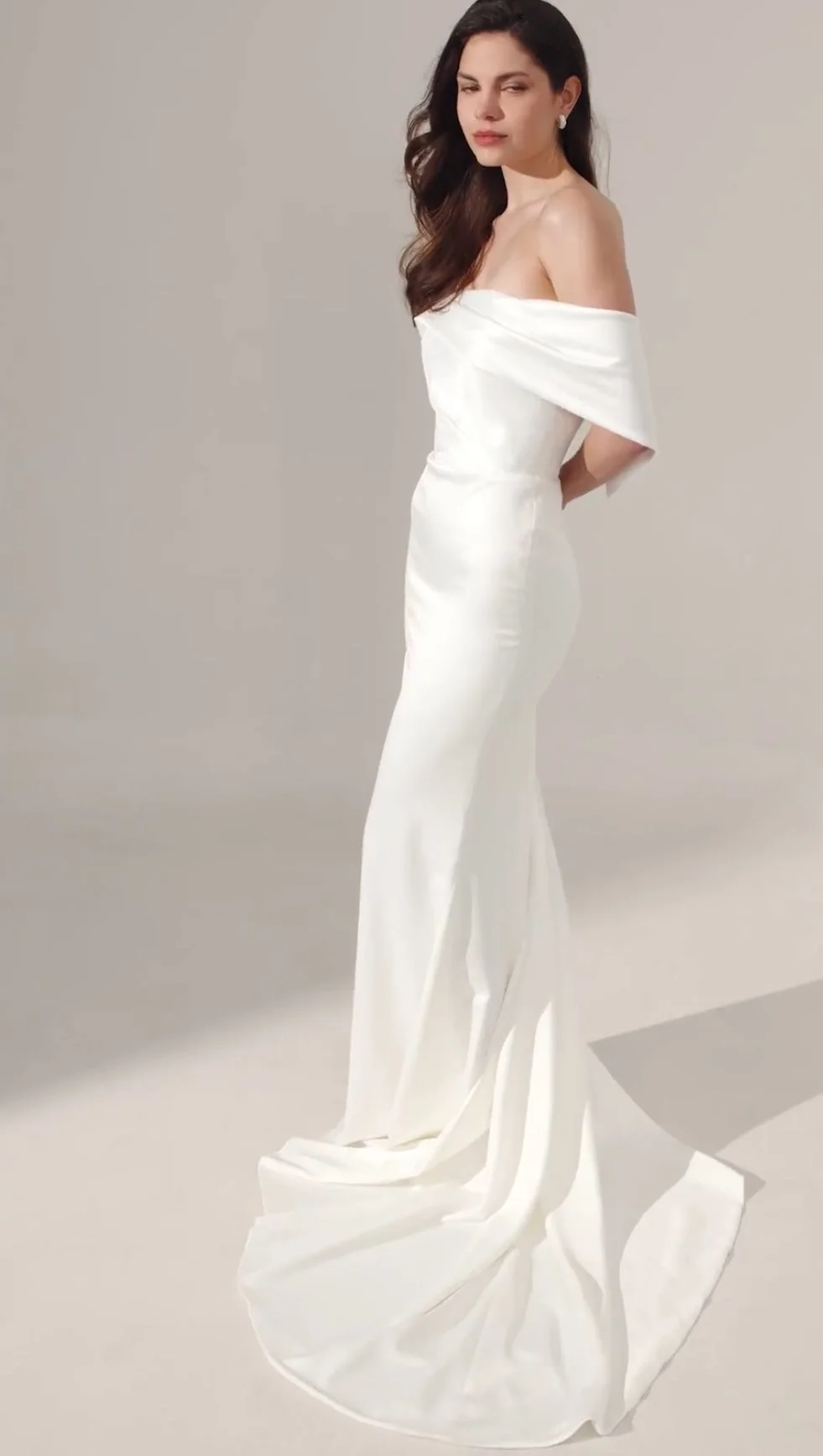 Beautiful minimalist wedding dress