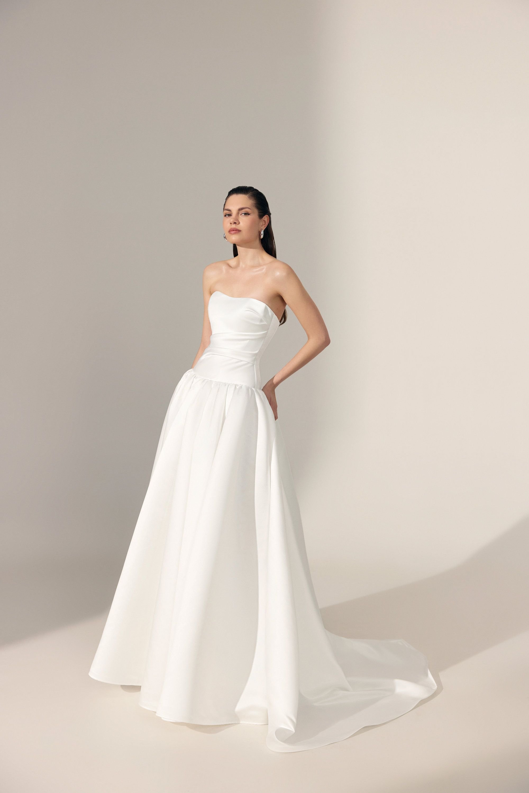 Drop waist low waist bask waist wedding dress brudklänning 2026 stockholm Sweden
