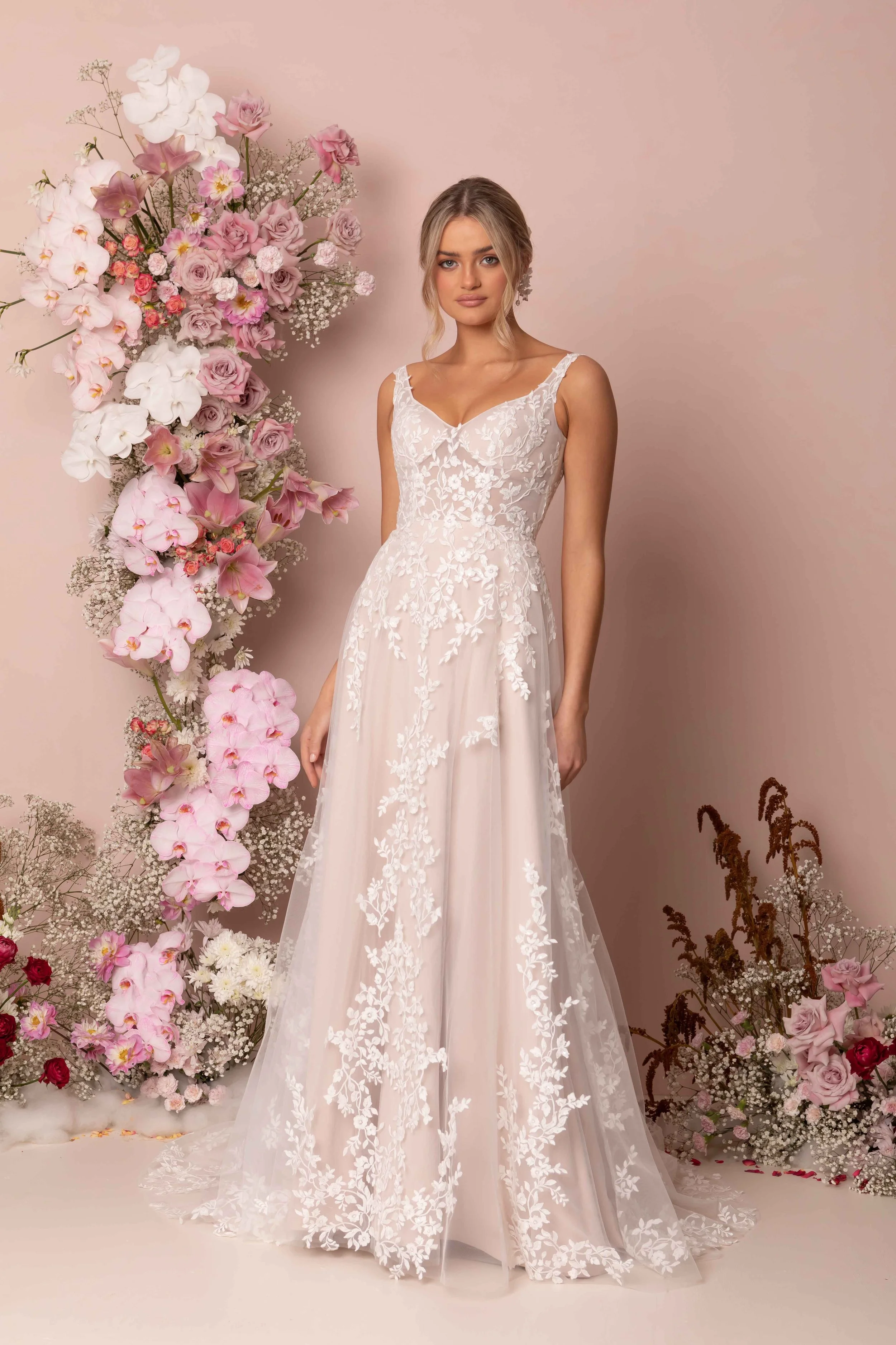 KALARA | madi | lane | wedding dress | brudklanning | brollop