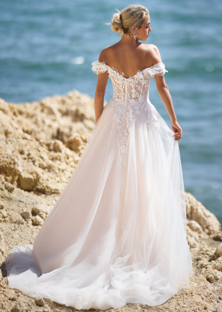 Spets brudklänning billig stockholm