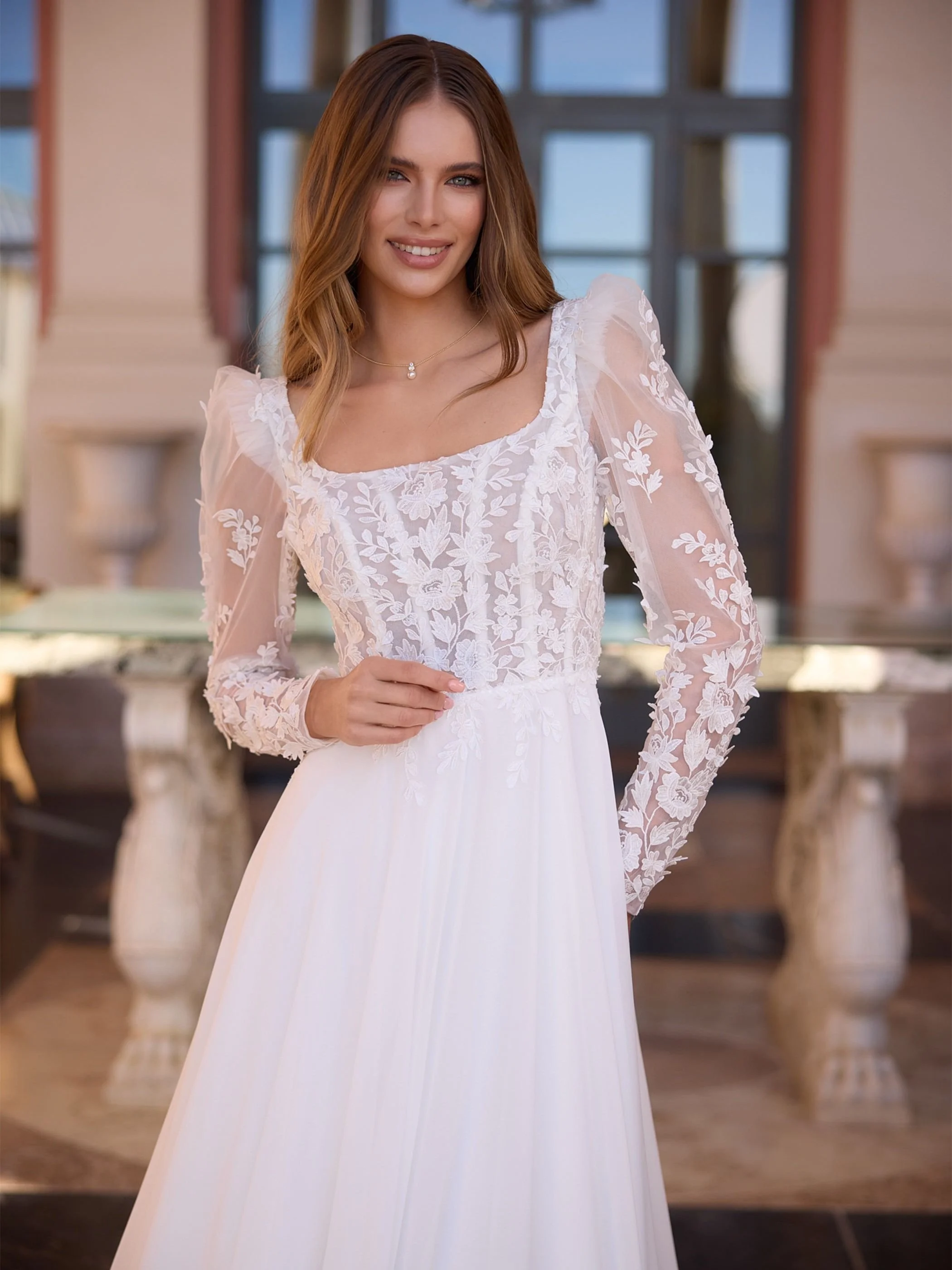 Open back wedding gown lace Sweden