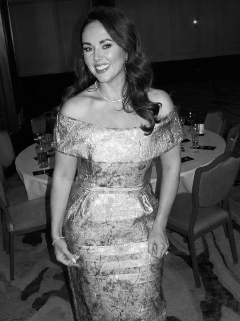 Welcome! I&rsquo;m Sophie, founder of Raine Design Interiors, a contemporary interiors studio built on a passion for premium interiors.
With over 10 years of industry experience and 5 years running my own business, we design timeless, considered resi