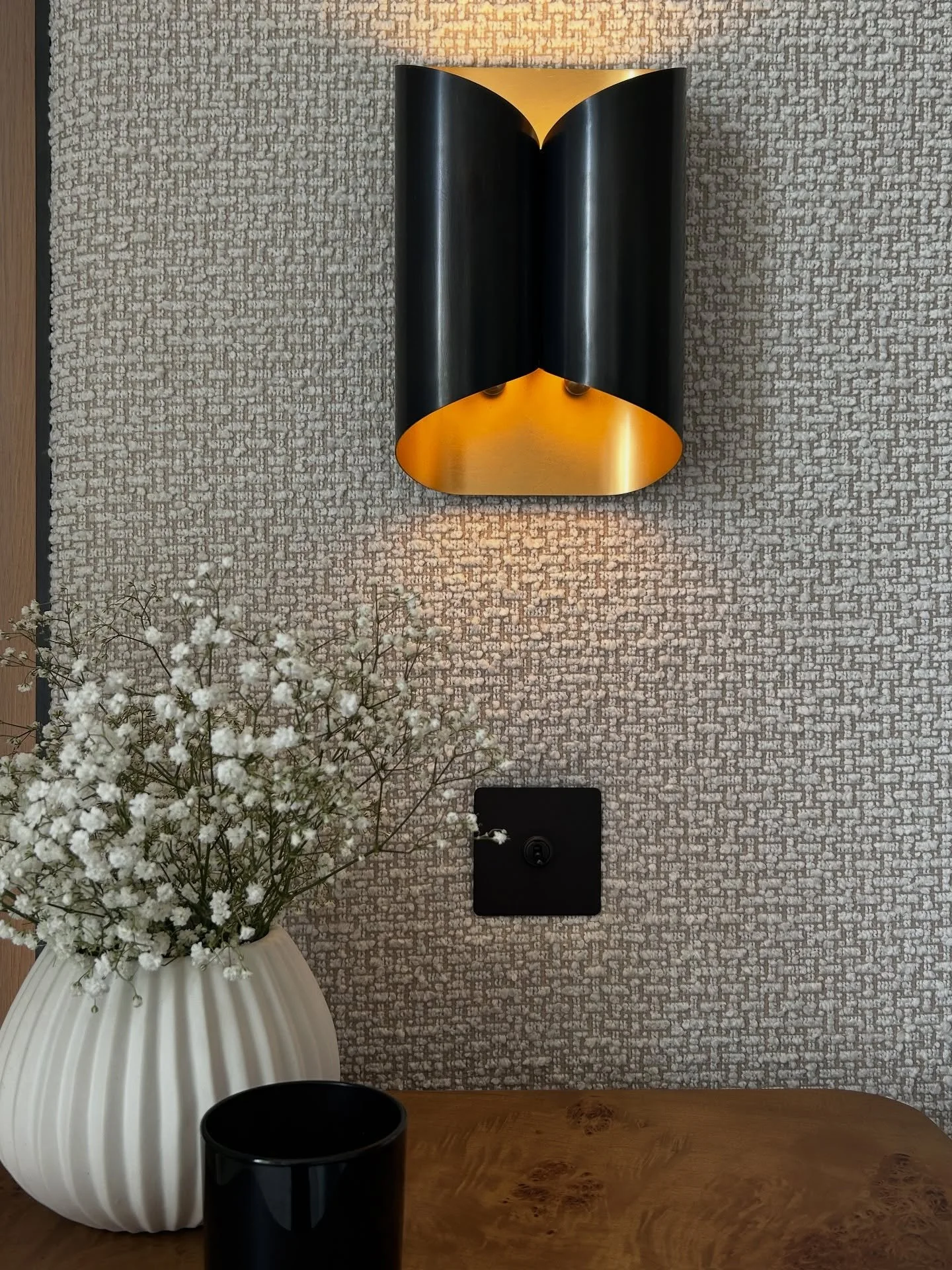 Sconces bring the perfect glow to this bespoke headboard. Each design detail always meticulously planned. 
Designed by @raine__design 
&bull;
&bull;
&bull;
&bull;
&bull;
&bull;
#interiordesign #uk #luxurylifestyle #luxuryhomes #home #bronze