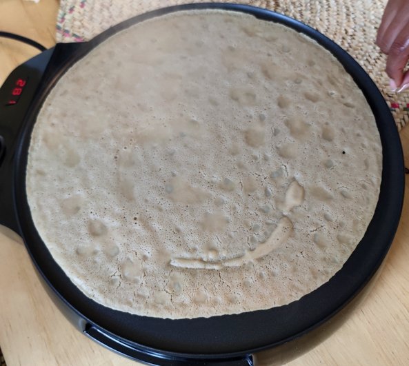 Injera-aethiopisches-fladenbrot-Zubereitung-auf dem Crepesmaker_2.jpg