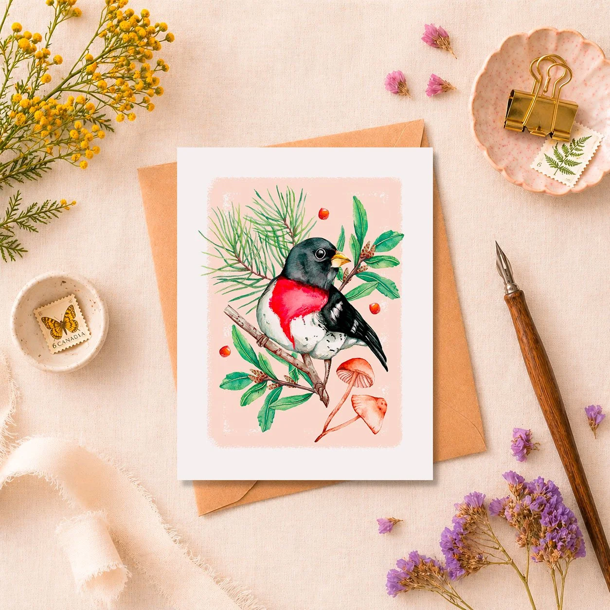 Mockup carte de souhait décor cardinal à poitrine rose.jpg