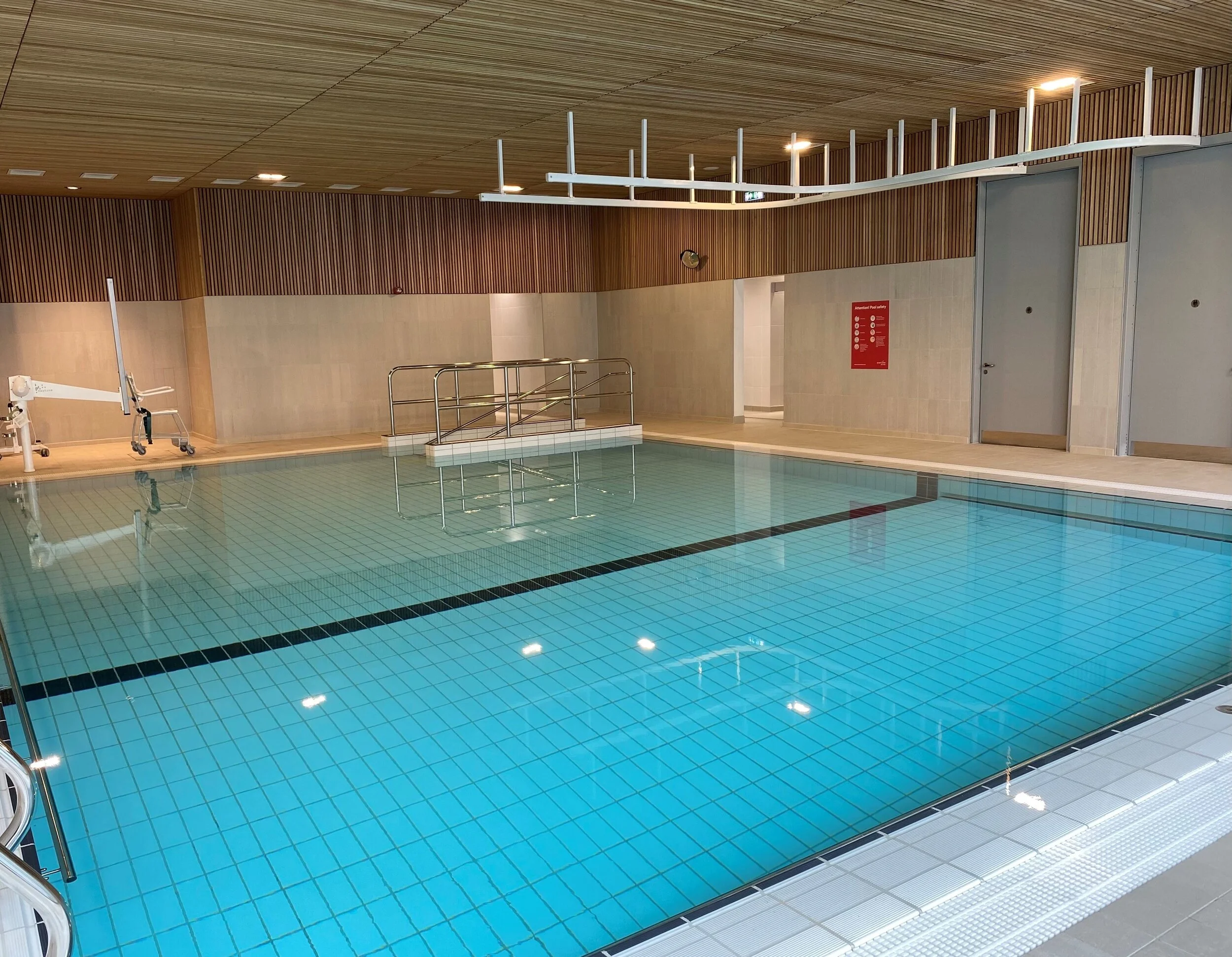 Variable Depth Pool State-of-the-art hydrotherapy pool — Pinder Aquatic Physiotherapy