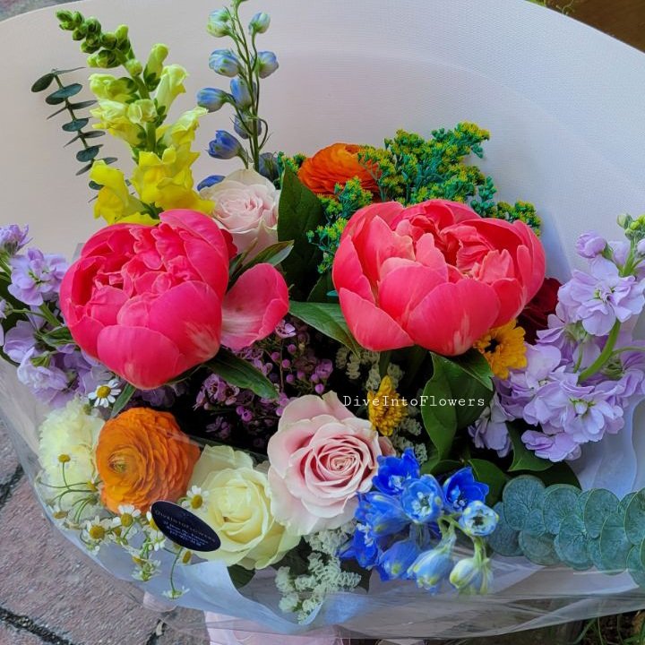 Flower Bouquets-Peony-DiveIntoFlowers.jpg