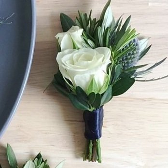 Dive Into Flowers - Boutonniere