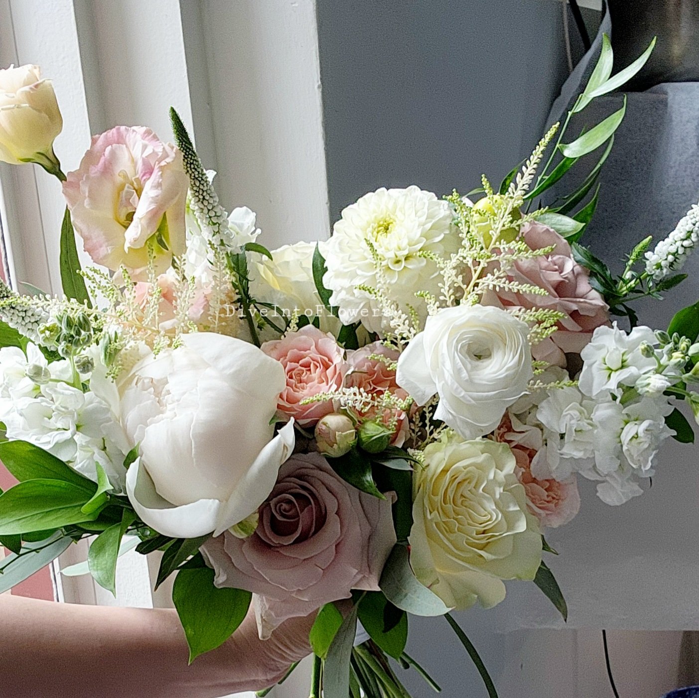 Dive Into Flowers - Bridal Bouquet