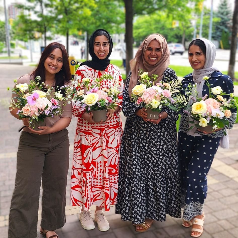 Dive Into Flowers-group class.jpg