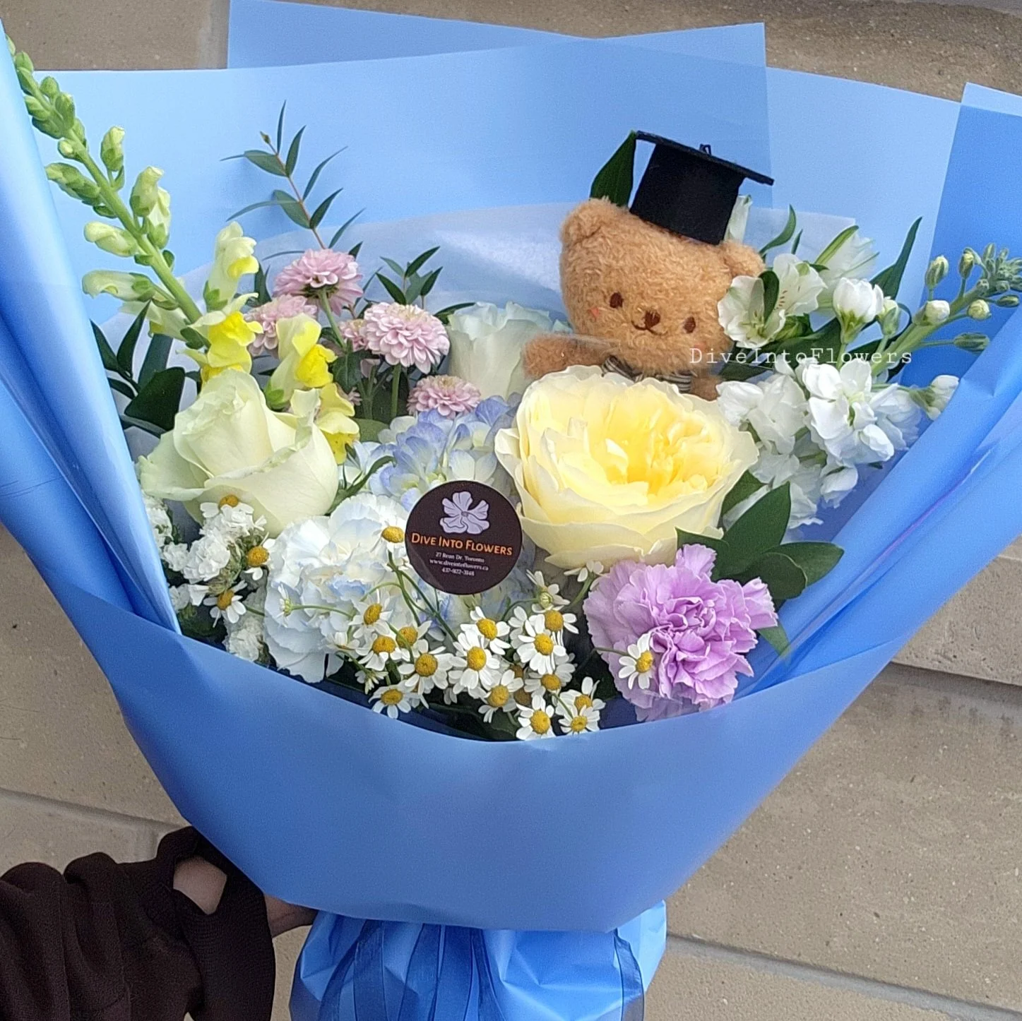 Graduation flowers-dive into flowers.jpg