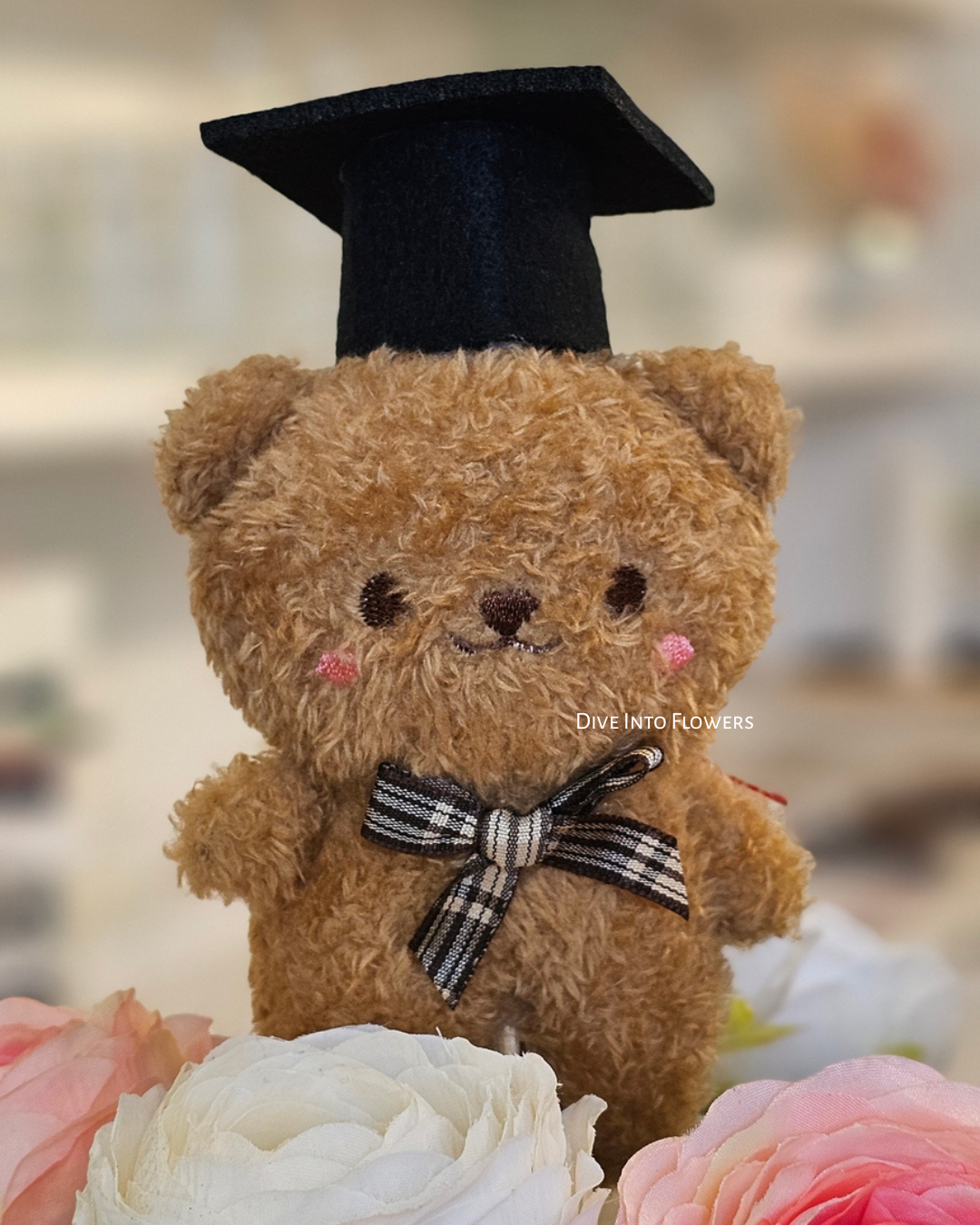 mini graduation bear brown-diveintoflowers.png