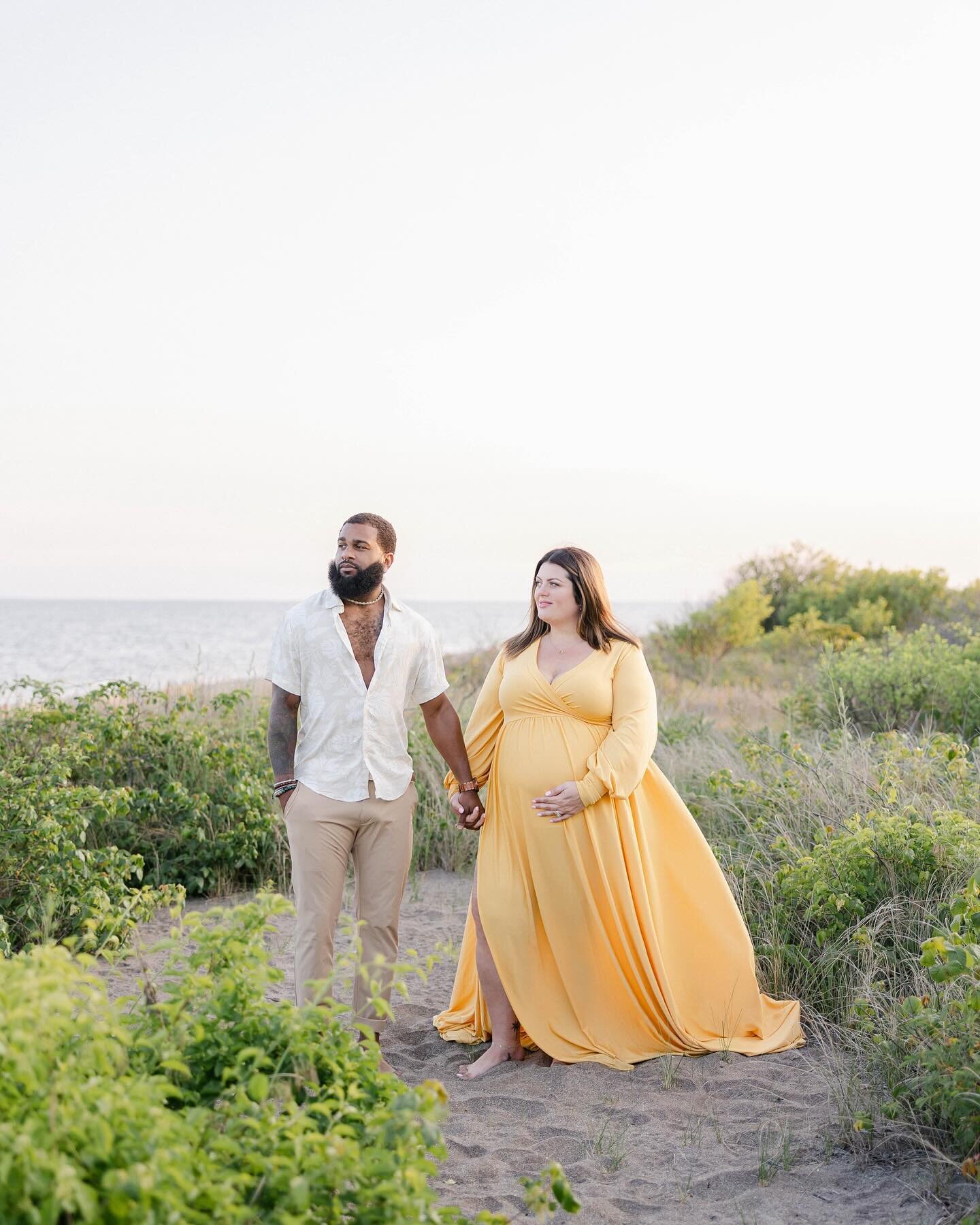 Heading in to a little bit of a maternity season 🤍 these photos are really special anytime you&rsquo;re pregnant but I especially love them when it&rsquo;s your first. 

Capturing the final moments as just husband and wife before also becoming mom a