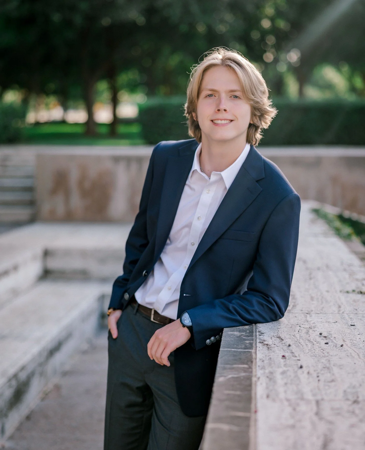DAVIS | What a wonderful young man.  Intelligent and charming, up for whatever I suggested.  Thanks for a great evening Davis, and for being flexible with crazy weather!⁠
⁠
⁠
⁠
#FortWorthPhotographer #FortWorthSeniorPhotographer #shannonlangeseniors 
