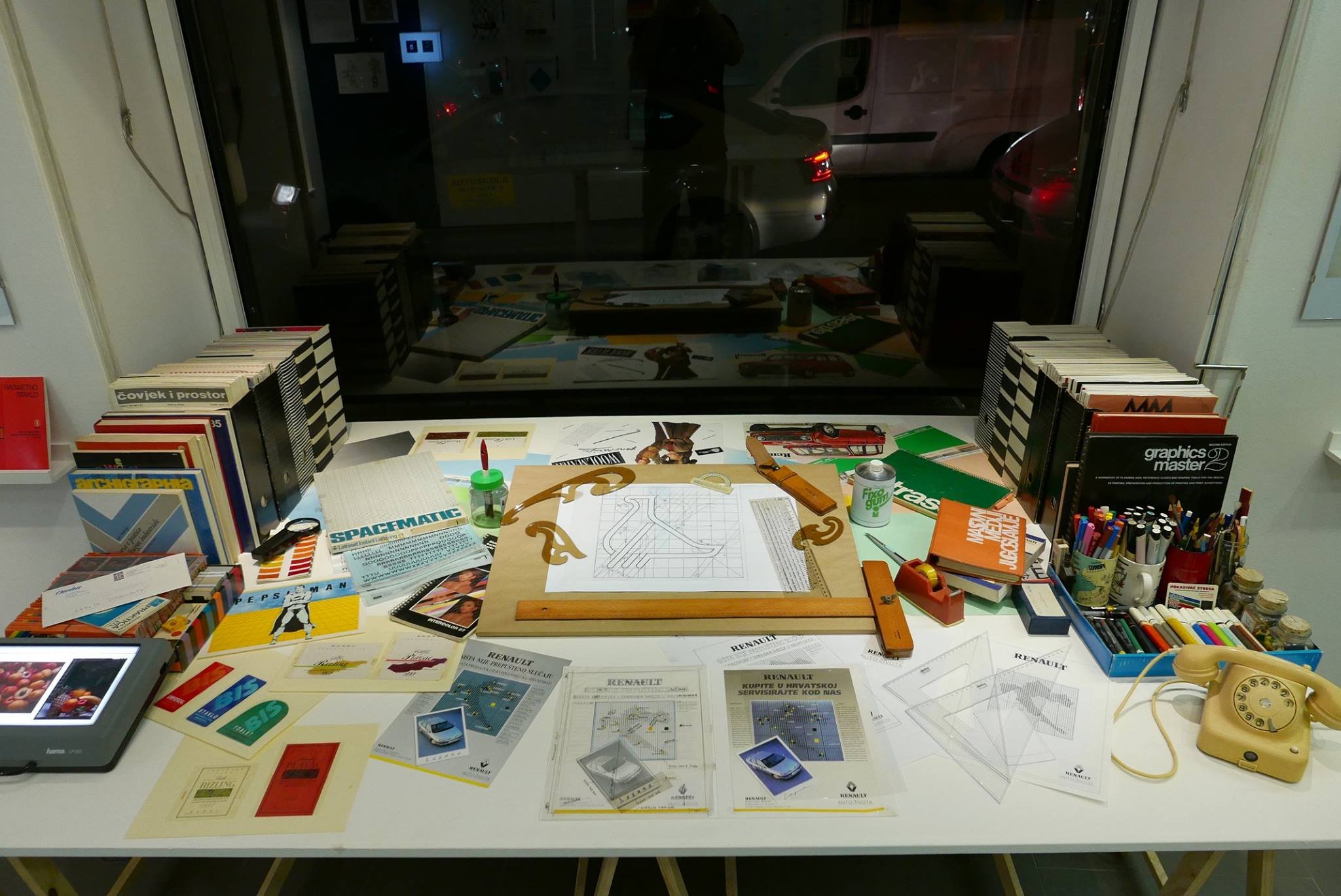 Ozeha postav izložbe u HDD galeriji