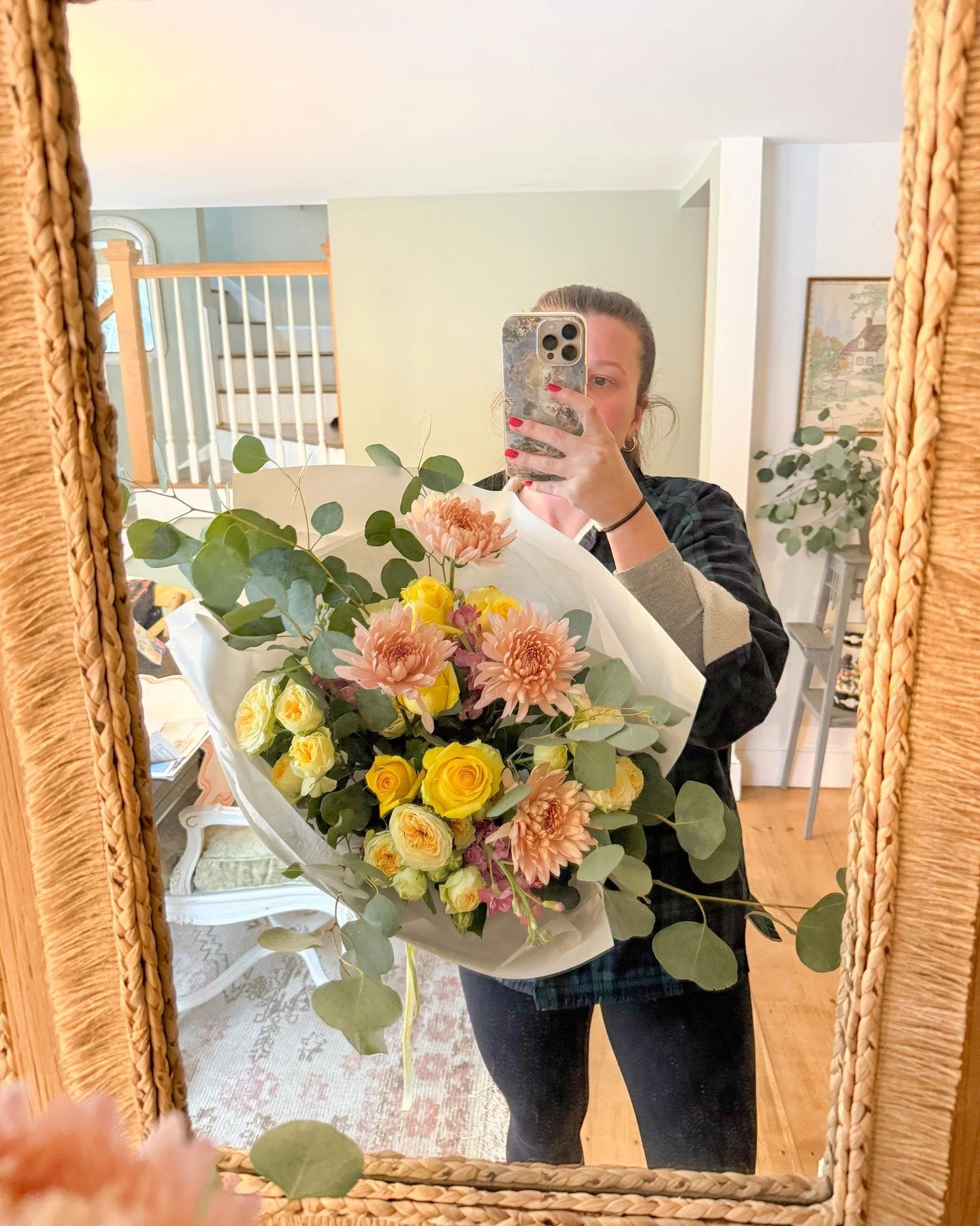 Flowery days ahead!  Ok ok I believe only one more freezing day after this Worm Moon!!! 🪱 🌕 
.
I am serving flower orders again starting March 1st!  Place your order online. 💐