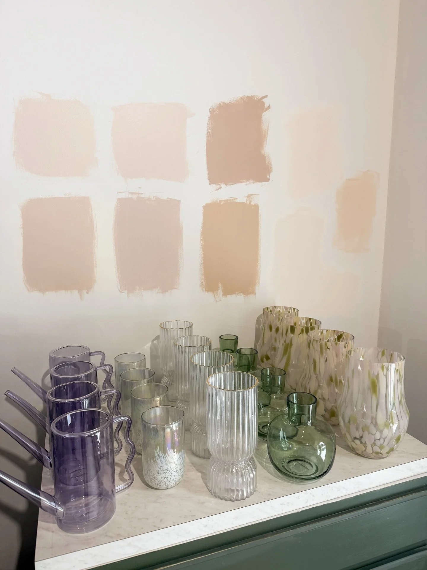 Super stoked for how this curated collection of glassware for Spring via @accentdecorinc came together because the shipping costs are kinda lame these days. 🙃  I know we don&rsquo;t talk about &ldquo;the vases&rdquo; a lot but they are quite importa