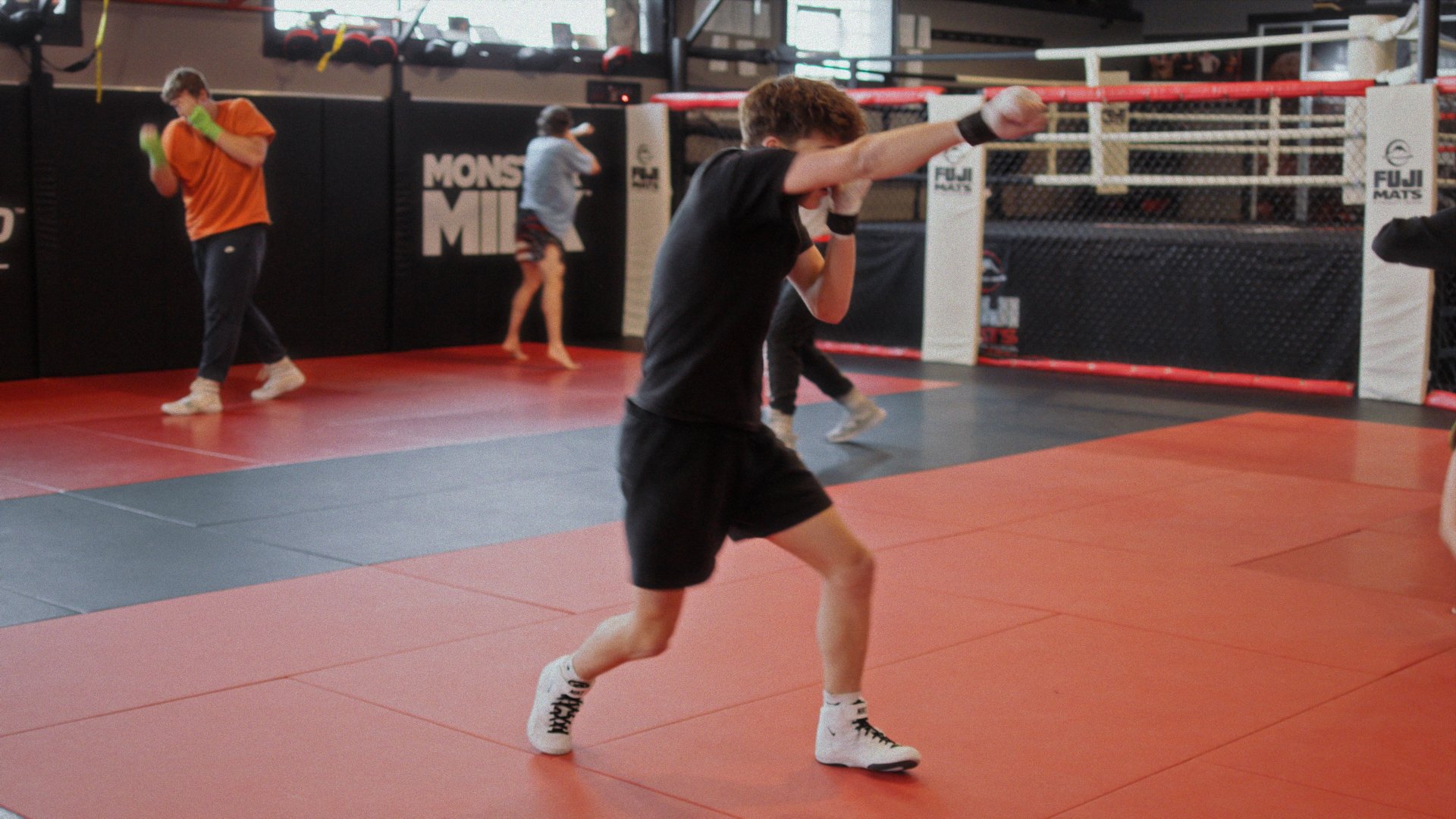 038_00016252 copy.jpg