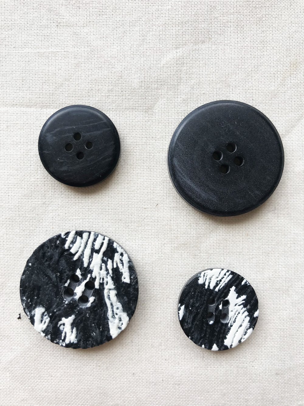 7/8 Warm Dark Brown Designer Buttons per dz — L'Etoffe Fabrics Online