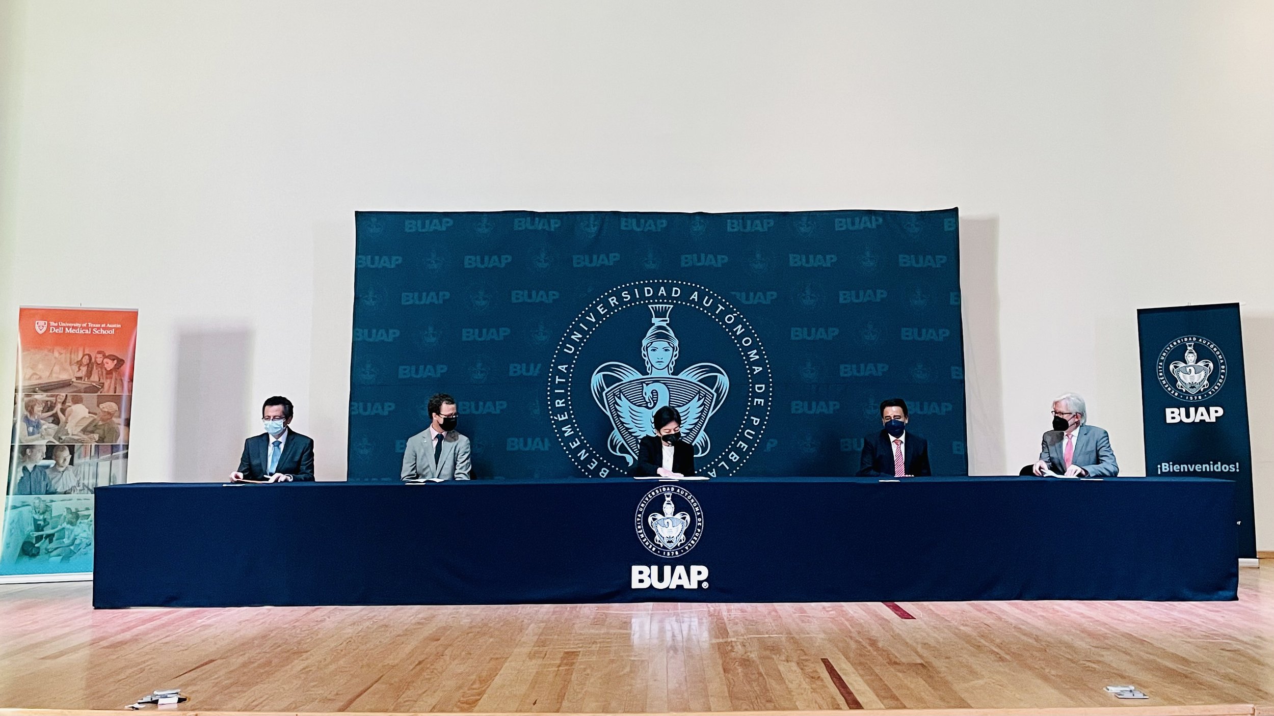 BUAP MOU signing - 1 all speakers Luis Lara, Tim Mercer, Maria Sedillo Ramirez, Jose Vazquez, Ricardo Ainslie.jpg