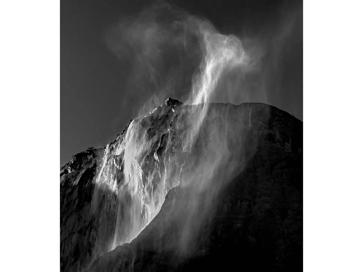 Store_Images_Horsetail_Fall_2023_©William_Neill.jpg