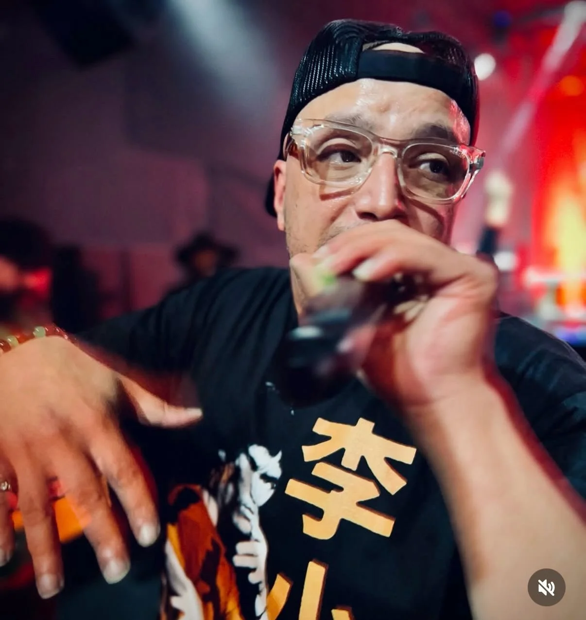 A lot of love in Everett last night. All smiles. I appreciate that 🫶🏽

Next up I&rsquo;ll be in Newcastle, U.K Feb 25 at The Cluny and Amsterdam, NL Feb 27 at Q-Factory (both w/Talib Kweli)

Performance pics by rnnrsmusic 

Not pictured: My kid cam