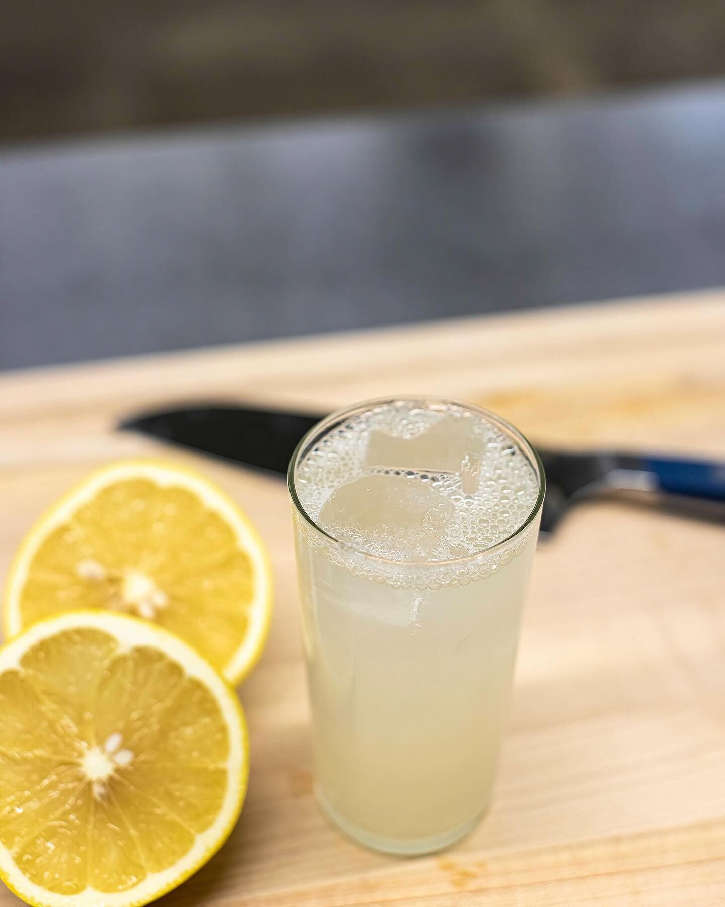 WHITE GRAPEFRUIT HIGHBALL (10.5% abv) made with vodka, white grapefruit two-ways, and champagne-seltzer. 

We tracked down some hard-to-find Marsh white grapefruits from Florida&rsquo;s @halegroves and work them two ways: in a sugar sherbet and a hom