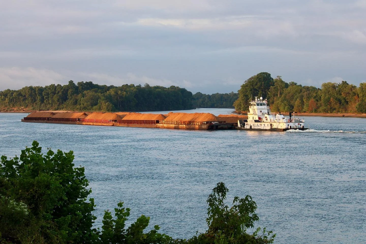 TennesseeRiverBarge.jpeg