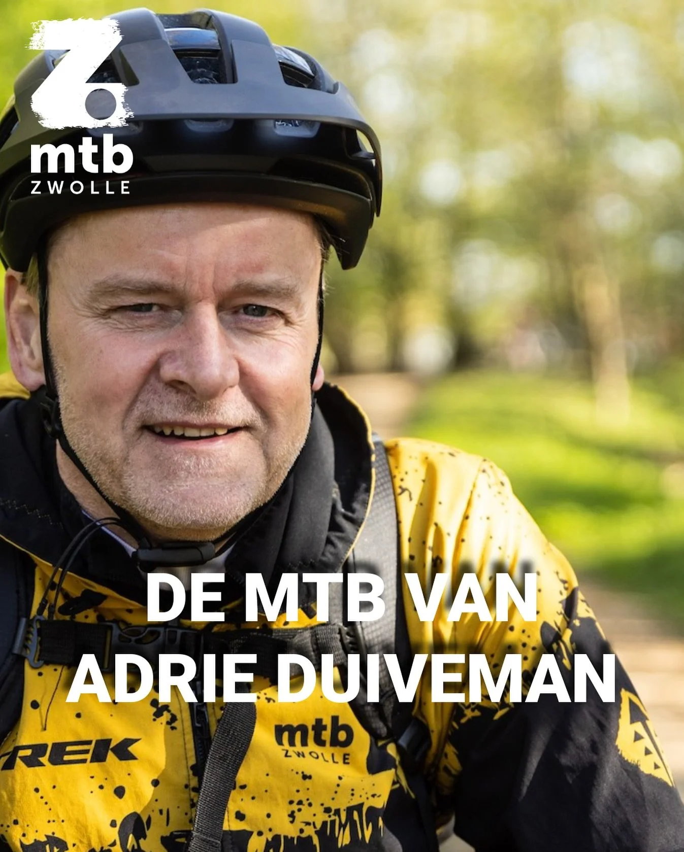 Na een korte pauze pakken we de draad weer op met niemand minder dan Adrie Duiveman! 🚵&zwj;♂️ Voor velen een vertrouwd gezicht binnen MTB Zwolle &ndash; altijd vriendelijk, betrokken &eacute;n actief als oa trainer en begeleider. Maar wie is Adrie n