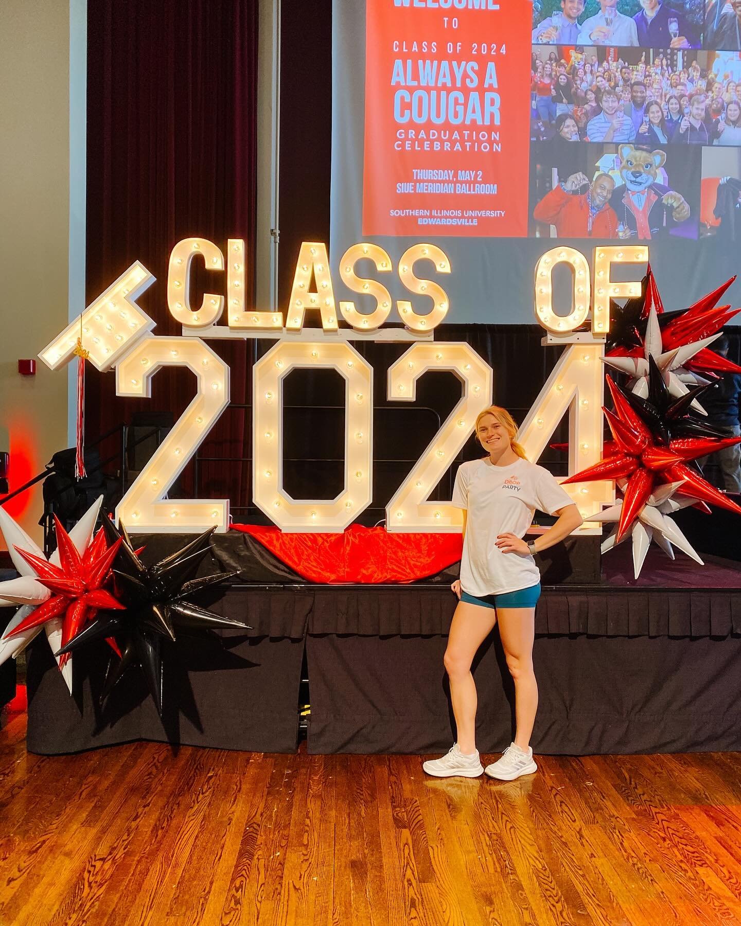 🎓SIUE Graduation🎓
Another graduation week in the books for @siuedwardsville, featuring one of our very own POP team graduates, @smags16! 6 hour graduation set up day, including a transfer of balloons to another location for graduation ceremonies an