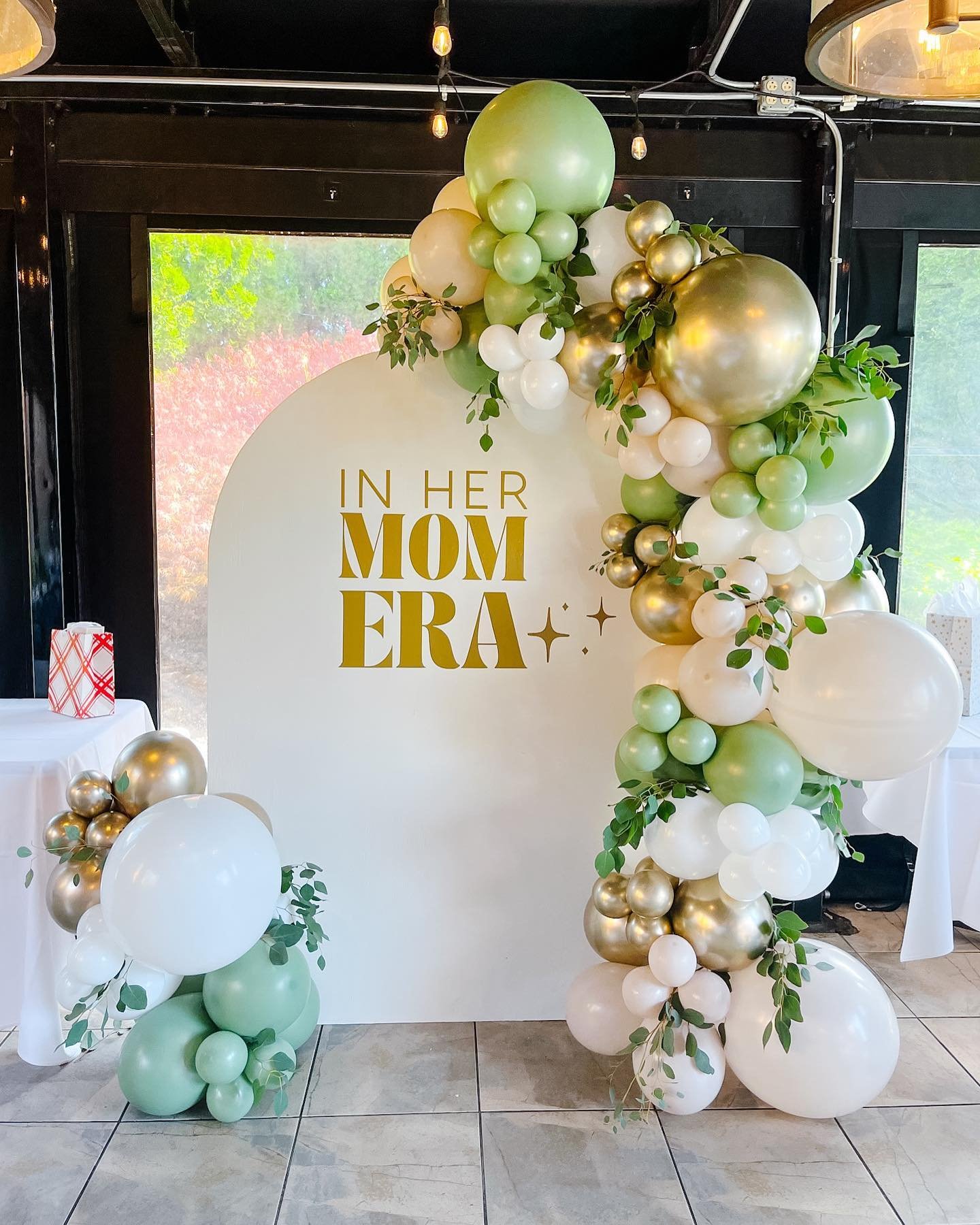 🌿In Our Eucalyptus Era🌿
Swipe to see not one, but three recent installs with one of our favorite colors, @sempertexus_betallic Eucalyptus. It is such a staple color that can be complimented with various neutrals for bridal showers, baby showers and