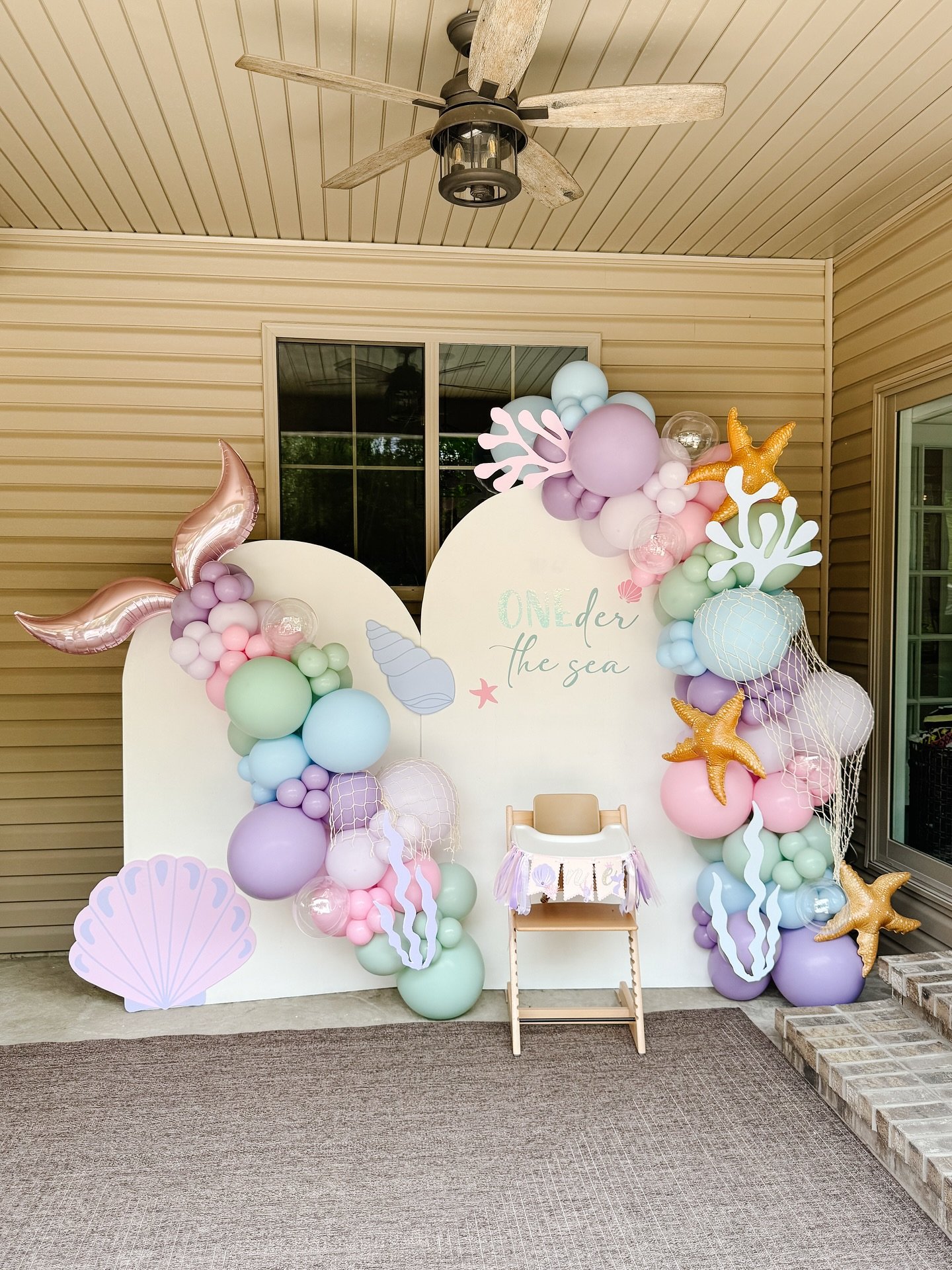 🐚ONEder The Sea🐠
We were LIVING for this theme! From balloons to custom vinyl to photo-ready columns and bouquets, we ensure every area of this party popped, we crafted every detail for this dreamy underwater celebration! 

Ready to get your next p