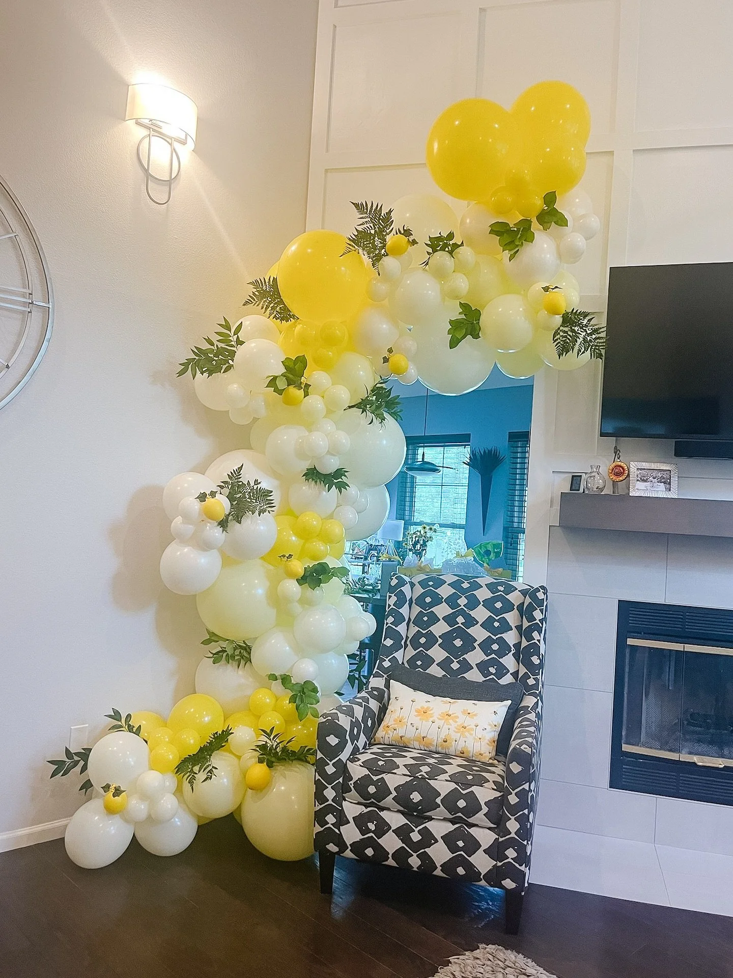 🍋Baby Shower🍋
This sweet baby shower setup proves how a simple balloon garland can instantly brighten any space. From living rooms to ballrooms, balloons are the easiest way to transform your celebration into something unforgettable! 

Visit our li