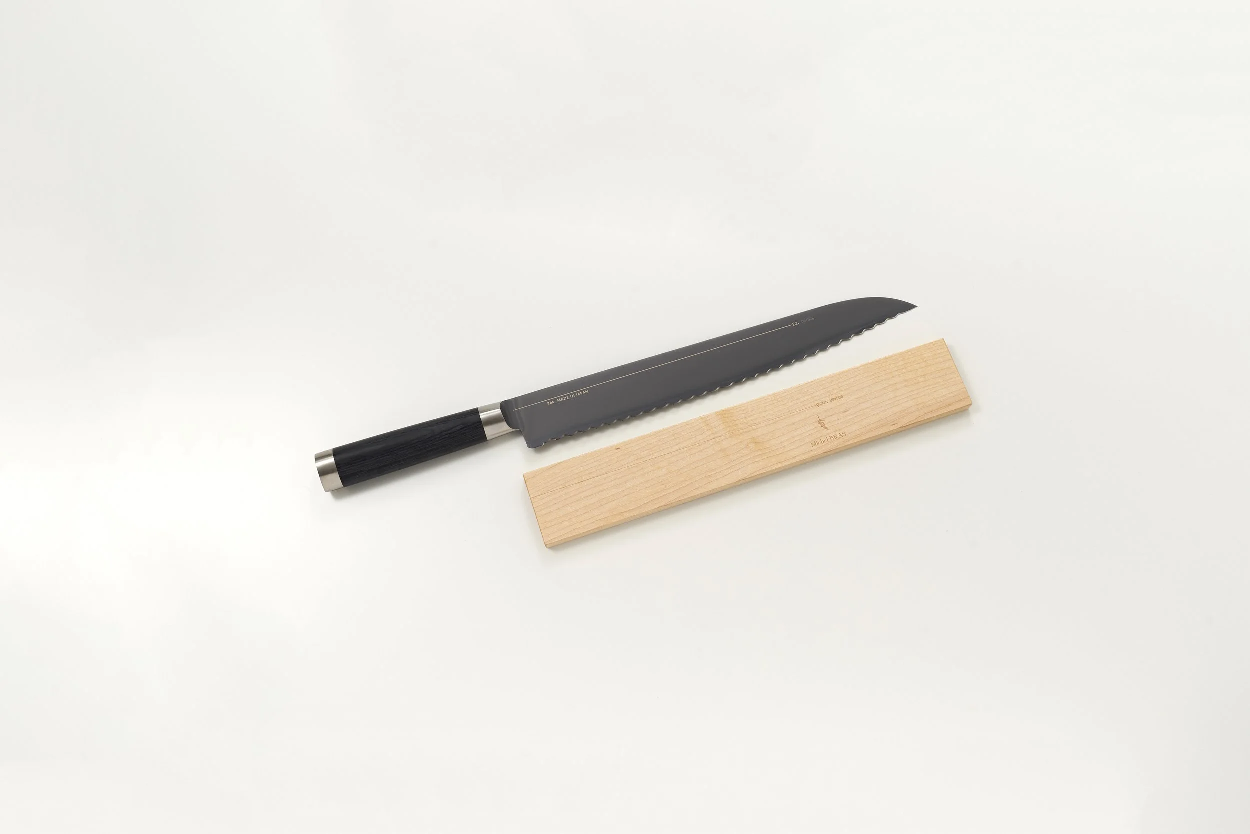 BK-0017_with wooden sheath_01.jpg