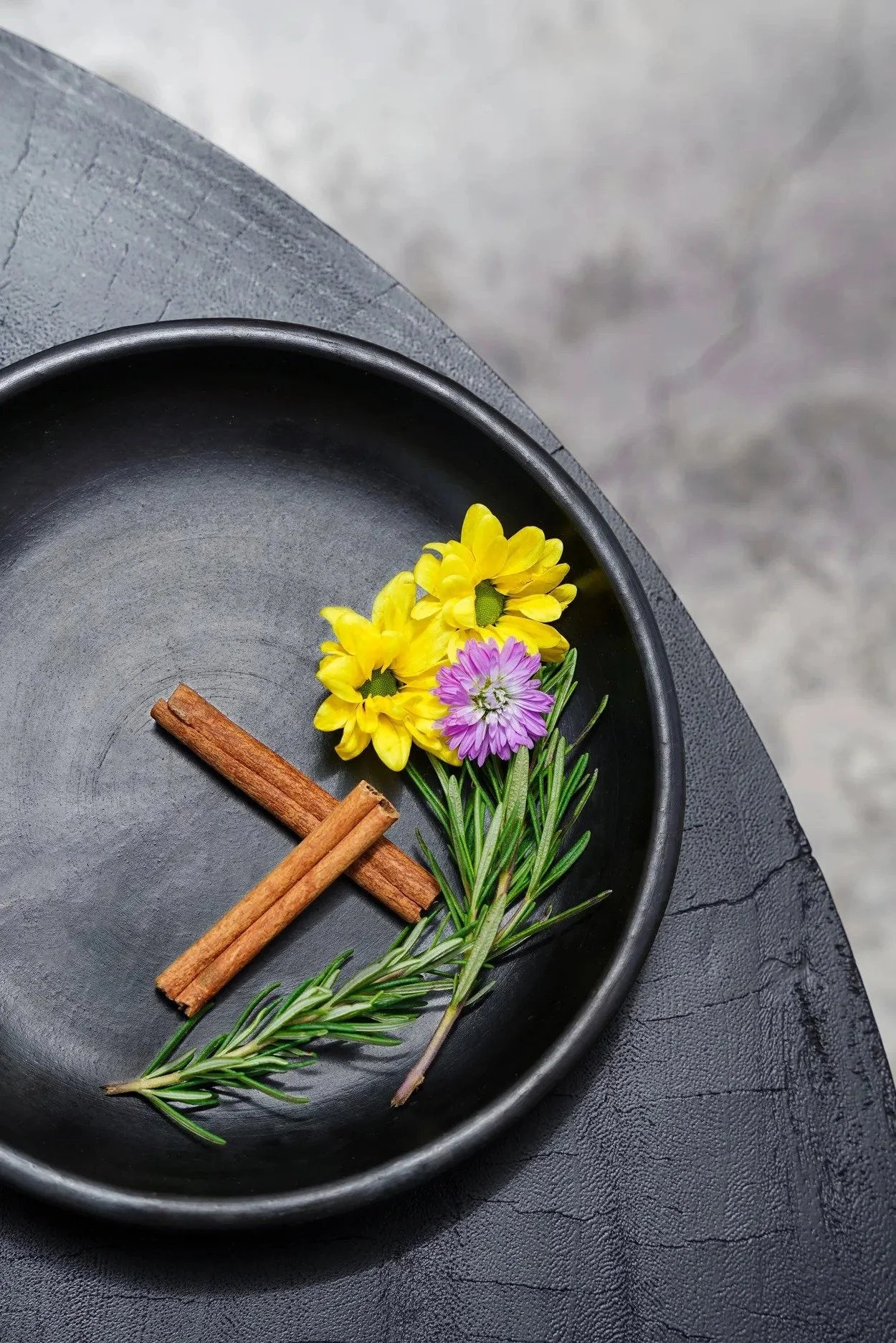 BALI BLACK gebrannter Teller S