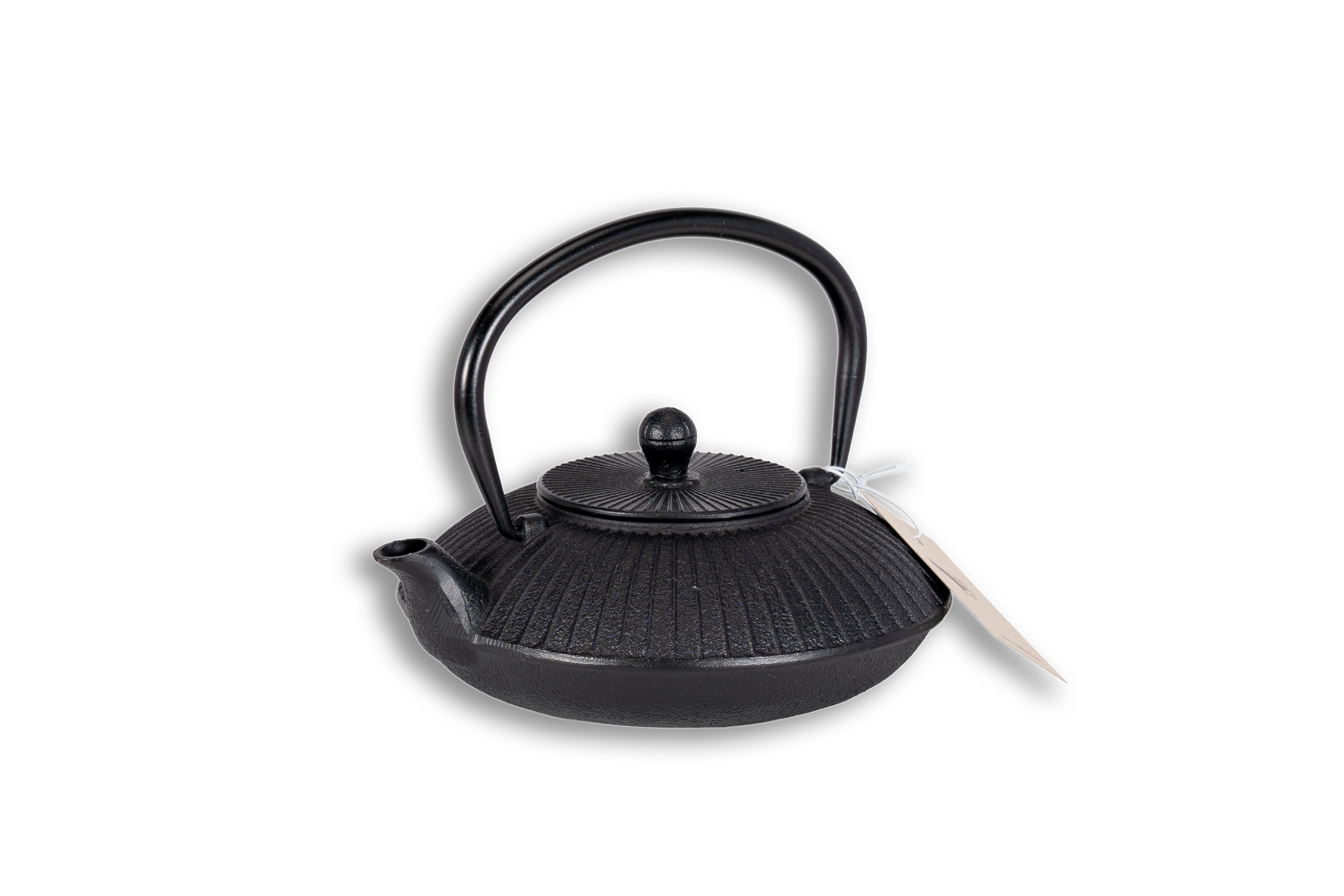 Gusseiserne Teekanne – schwarz geriffelt3.png