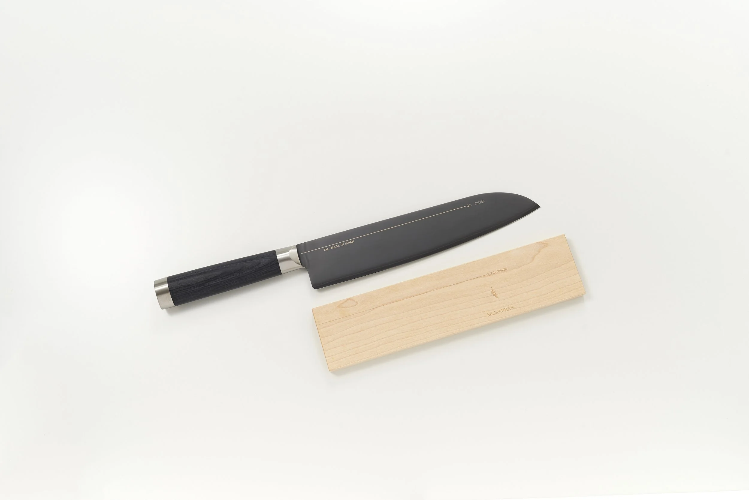 BK-0005_with wooden sheath_02.jpg