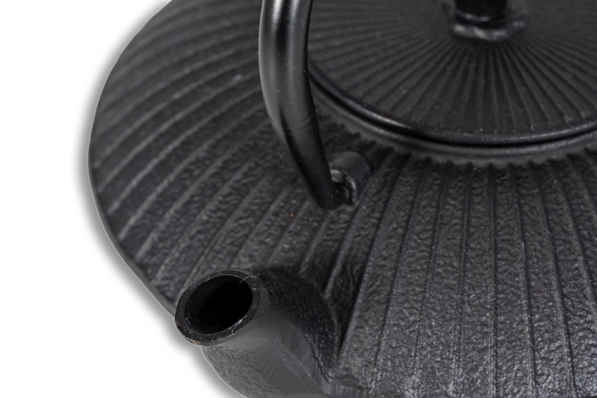 Gusseiserne Teekanne – schwarz geriffelt45.png