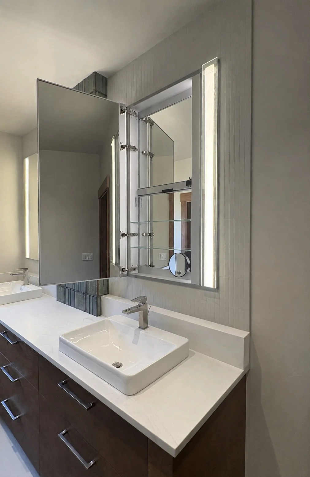 Vanity robern cabinet.jpg
