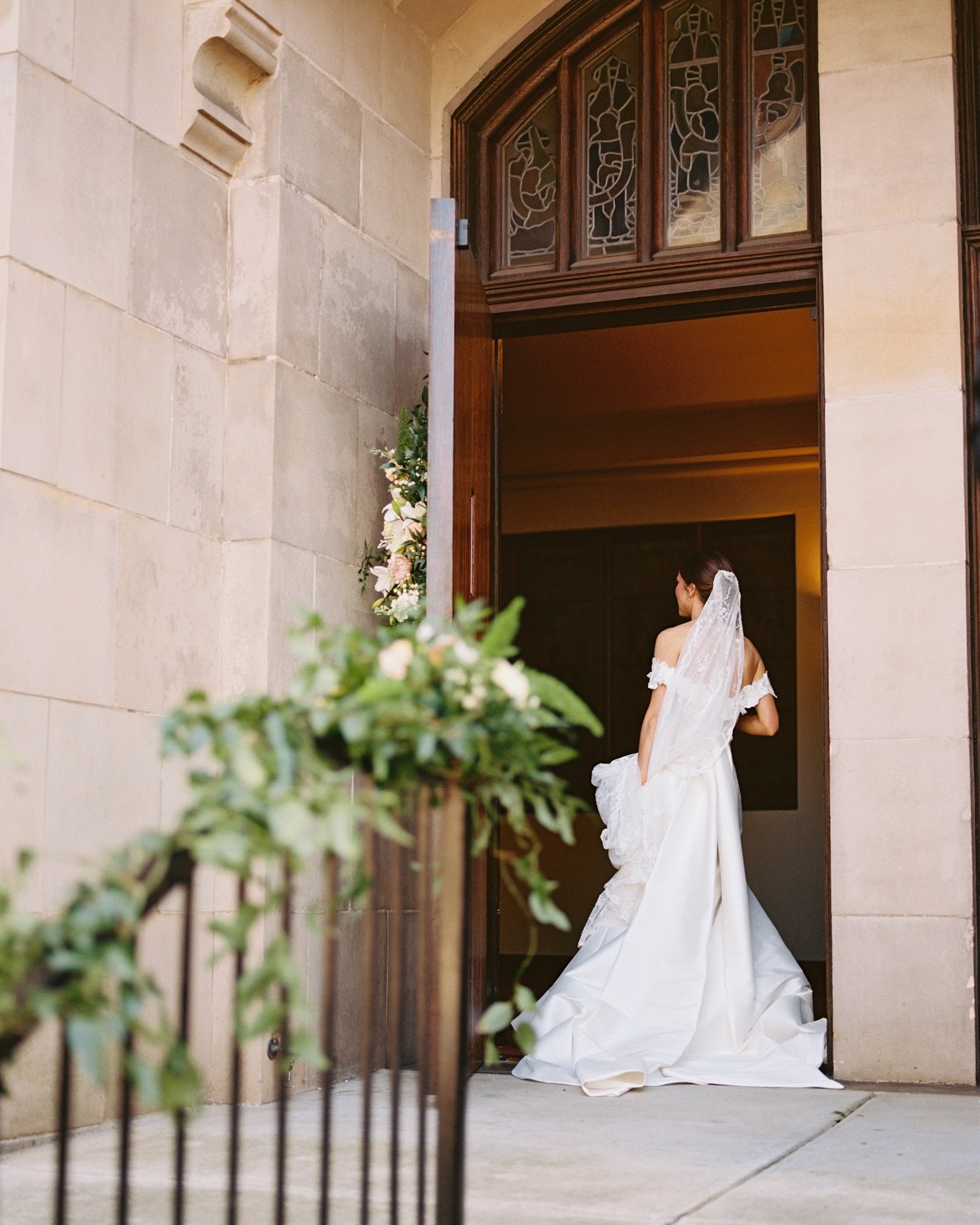 A moment as the bride slips away before the ceremony begins 

Photographed for @erinfoxphoto